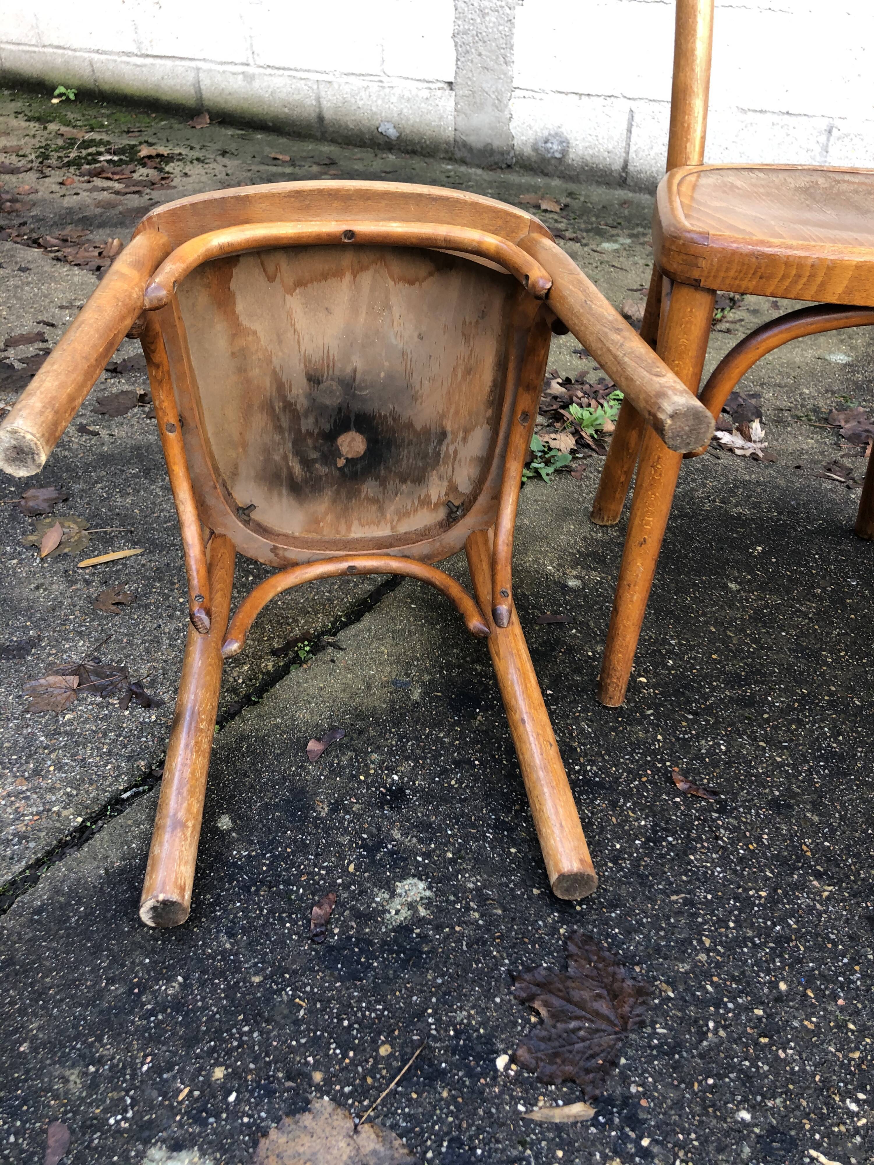 Lot of 4 vintage bistro chairs