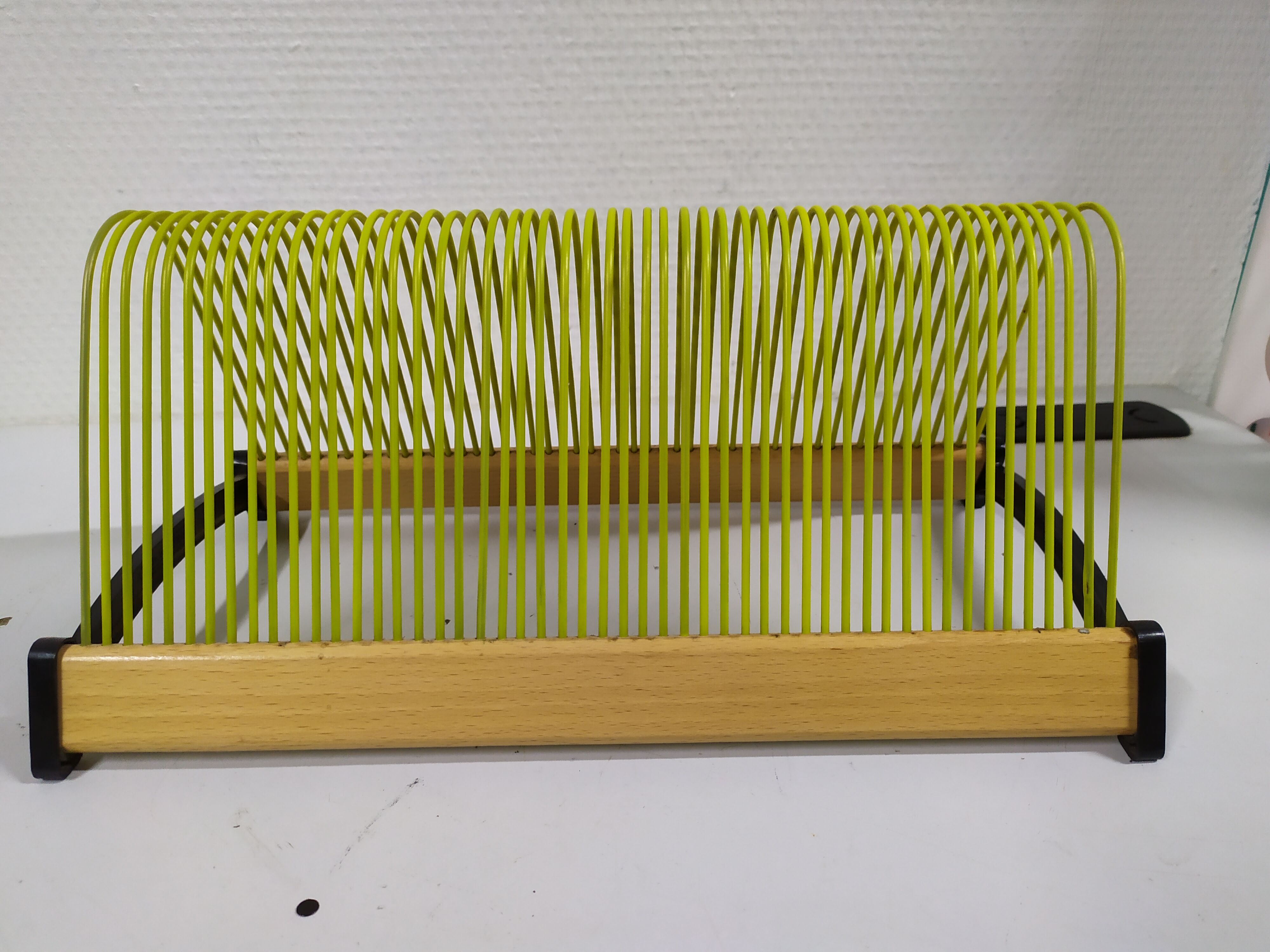 Old green wood vinyl holder, plattofix