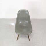 Chaise d'appoint Eames Herman Miller DSW en vert écume de mer