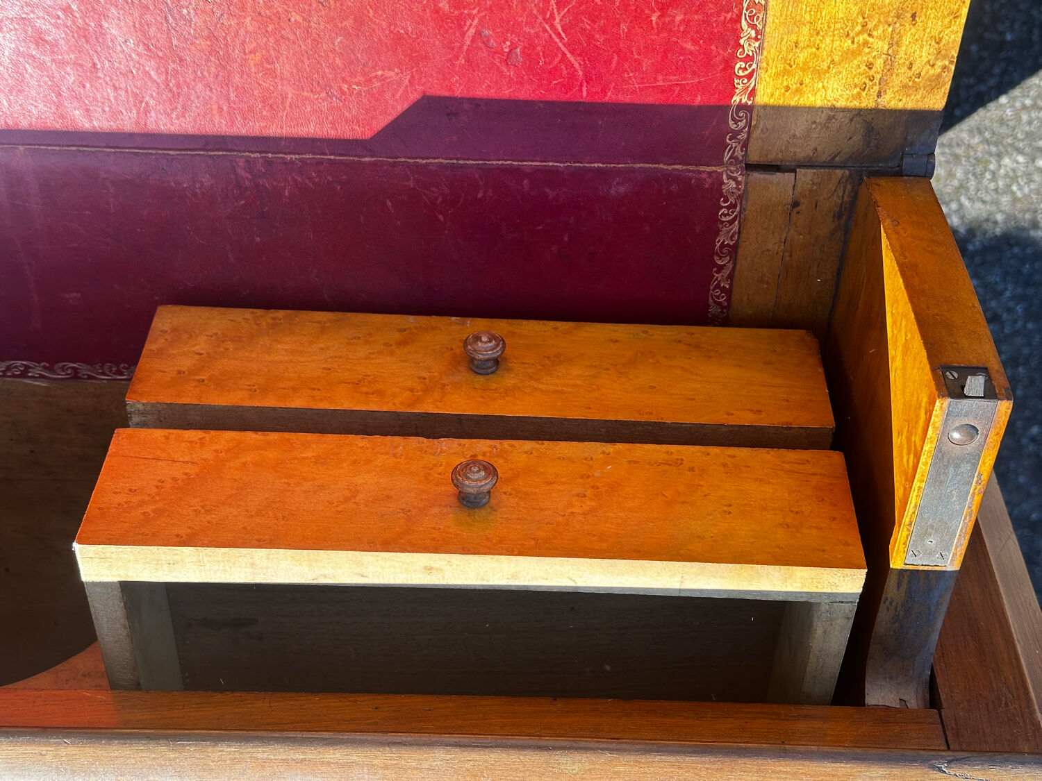 Antique drop-leaf secretary in walnut – Louis-Philippe period (19th century)