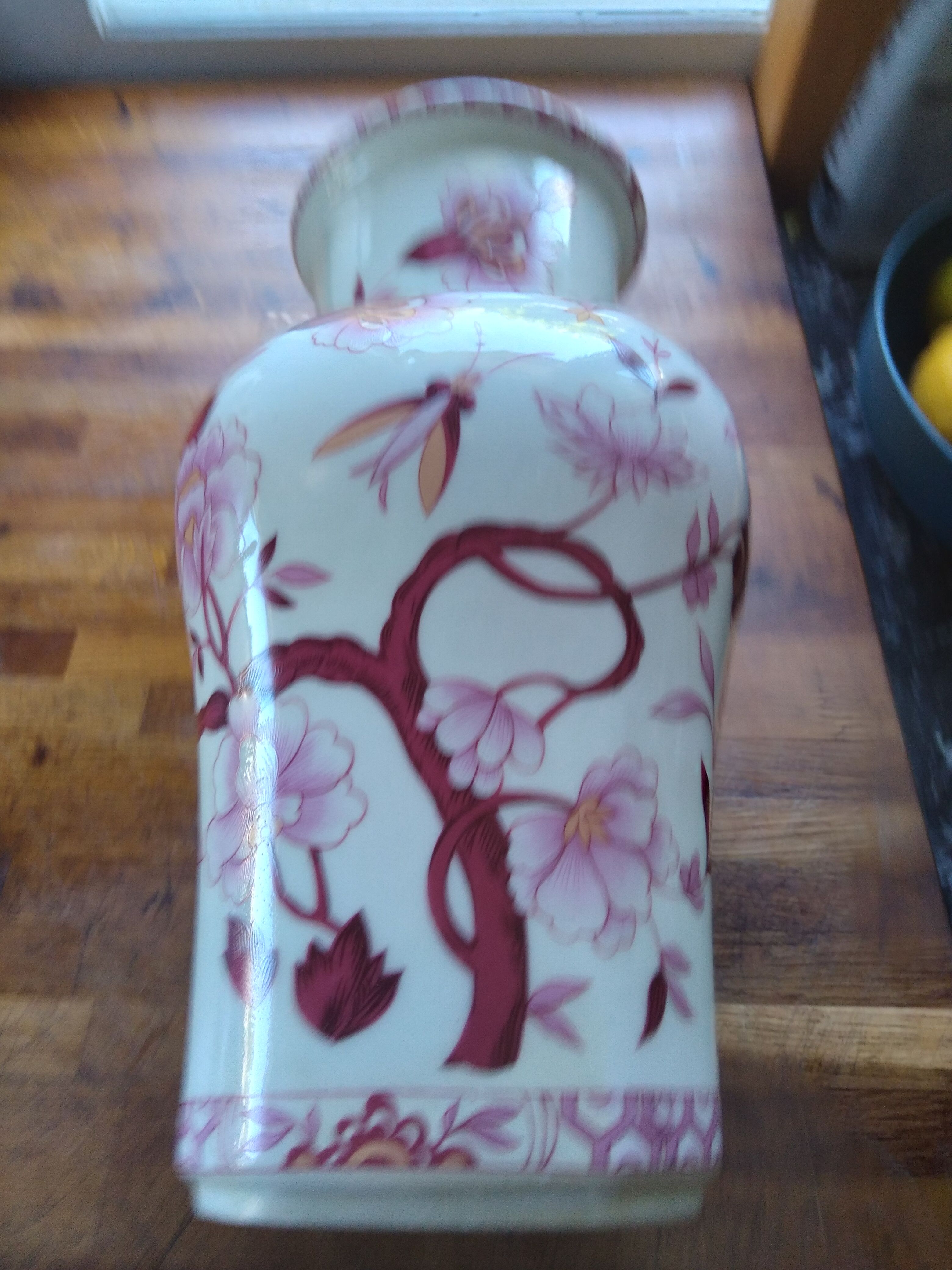 Chinese style vase