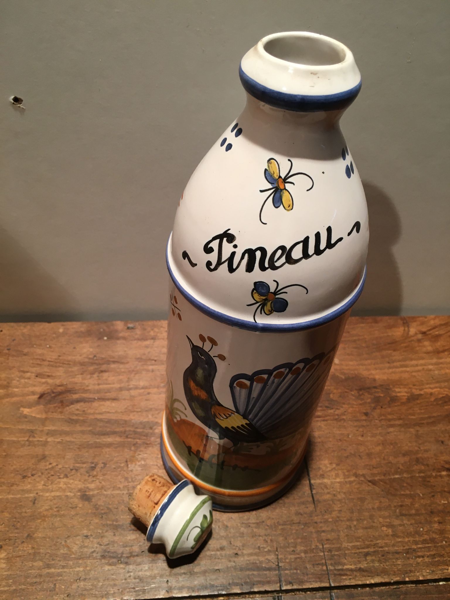 Bouteille à liqueur "Pineau" en faïence