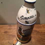 Bouteille à liqueur "Pineau" en faïence