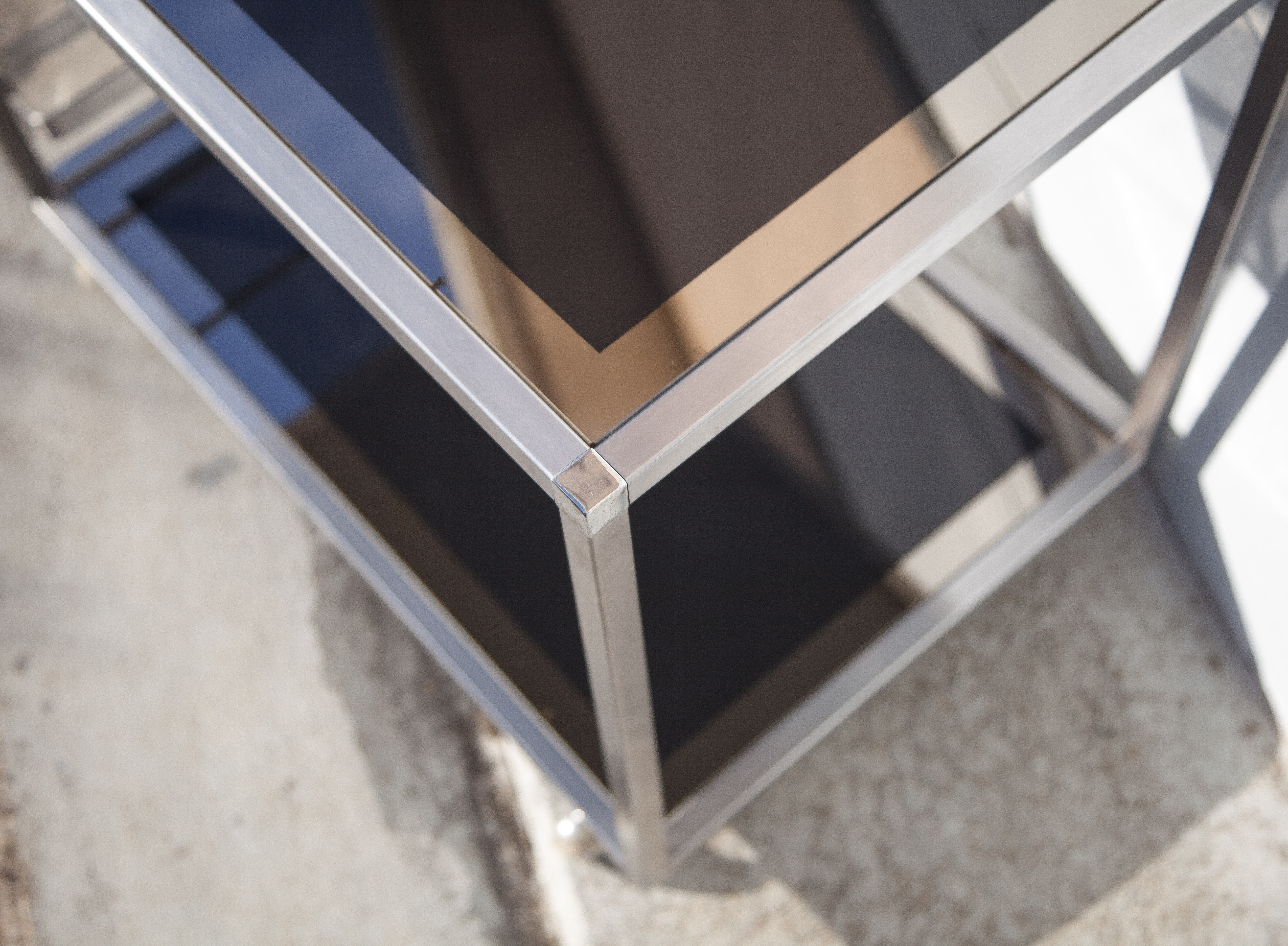 Serving glass mirror and vintage chrome, trolley with wheels, rolling bar, design bauhaus