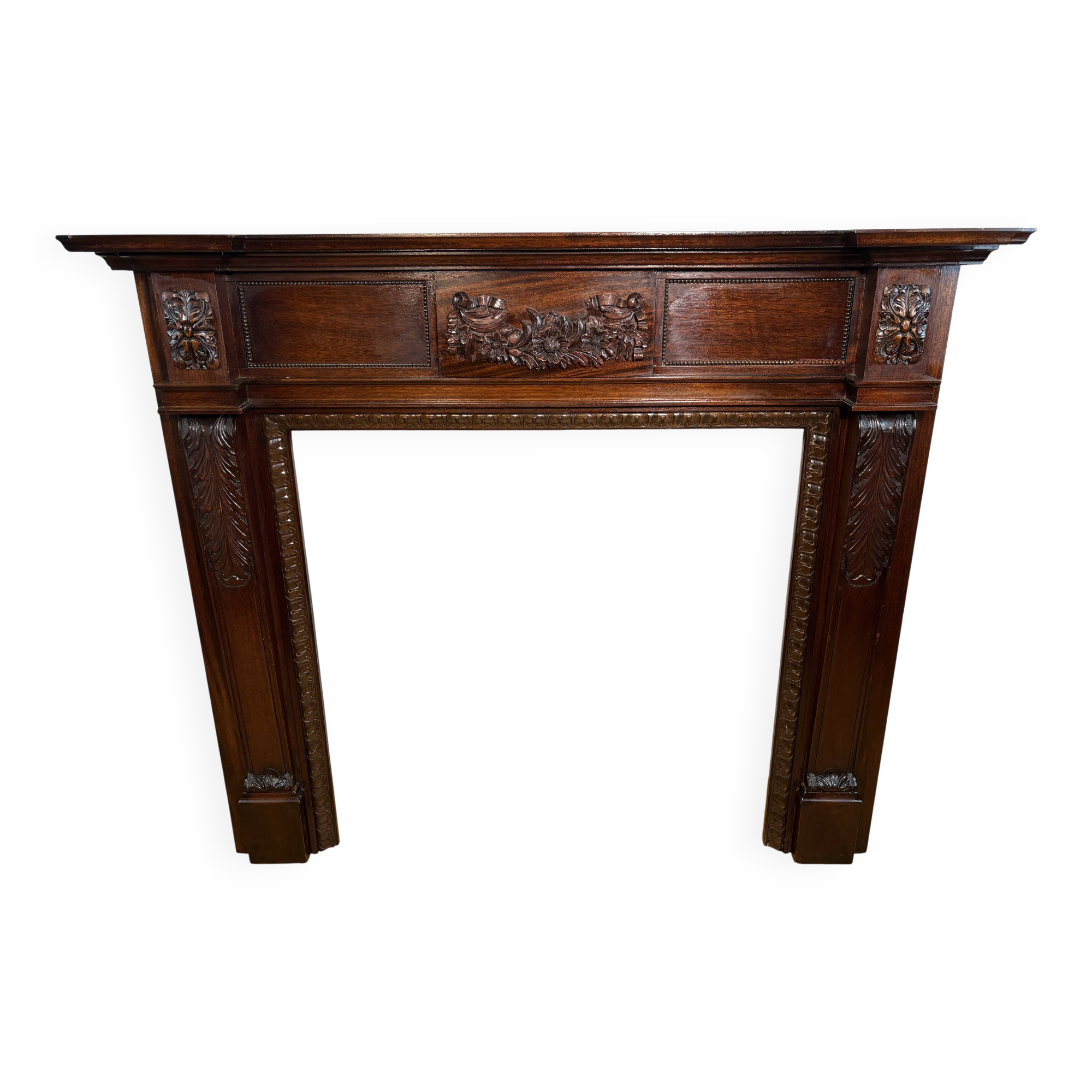 Cheminée en acajou sculpté de style Louis XVI – Fin du 19e siècle