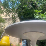 Vintage round tulip table