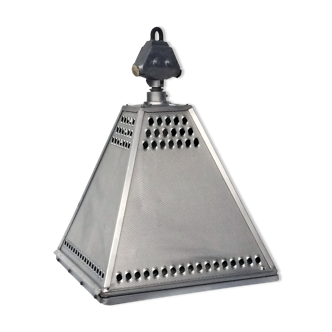 Pyramid SNCF suspension