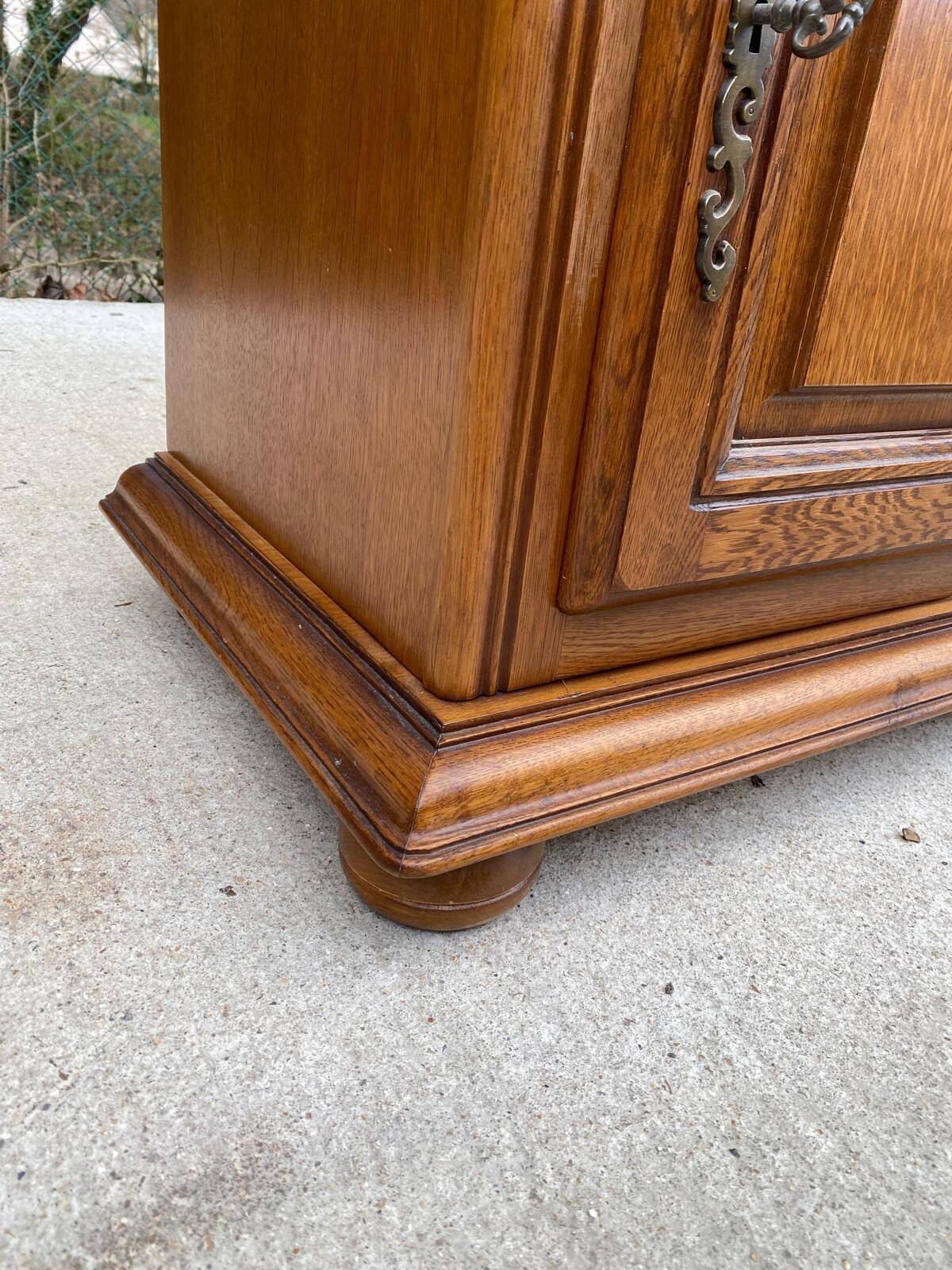 English chest of drawers in solid oak satin wood