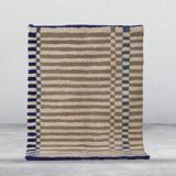 Handmade pure wool rug, size 200 x 300 cm.