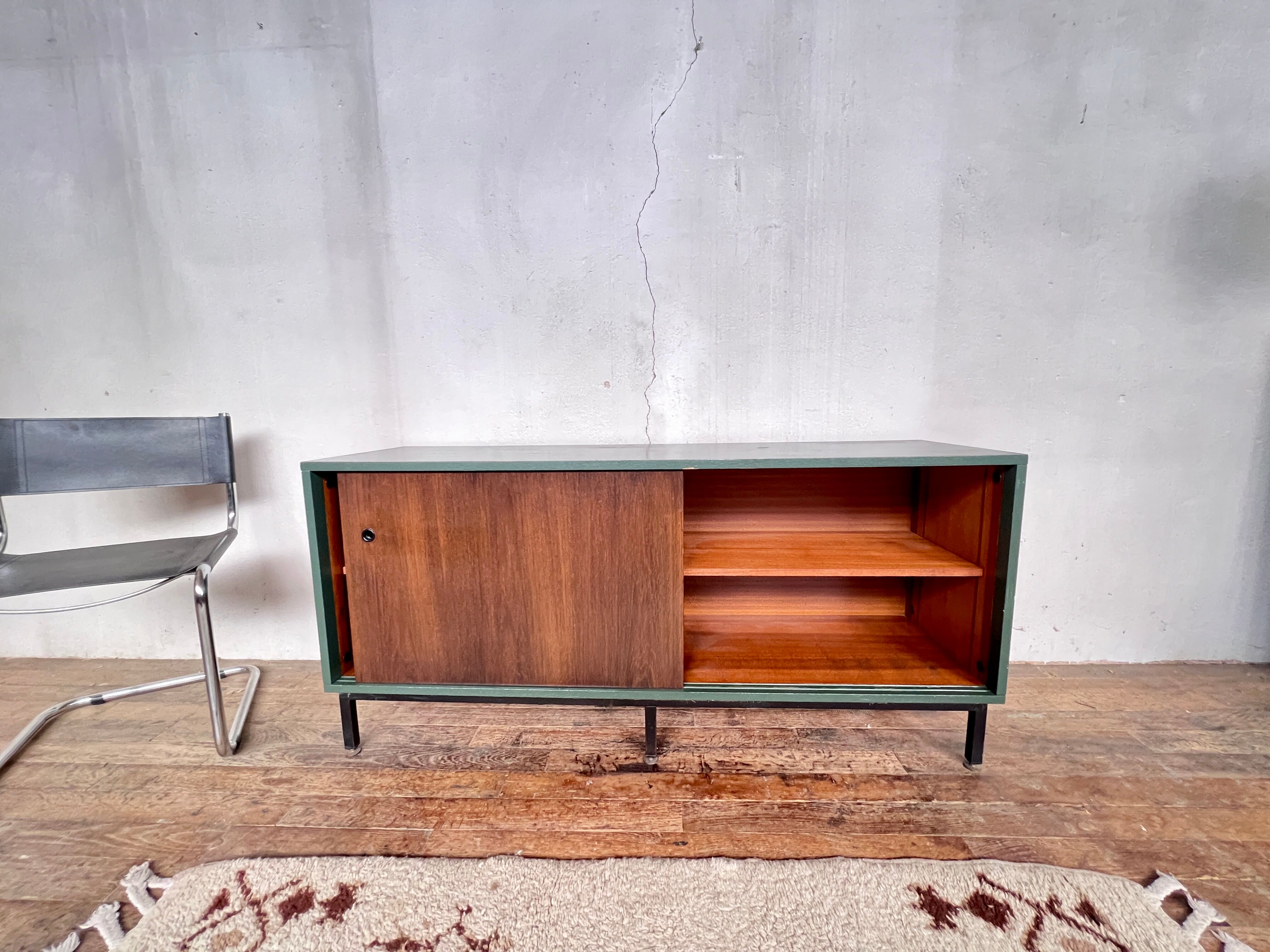 Sliding doors 1960