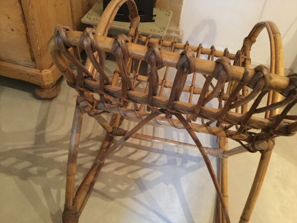 fauteuil à bascule en rotin pour enfant vintage