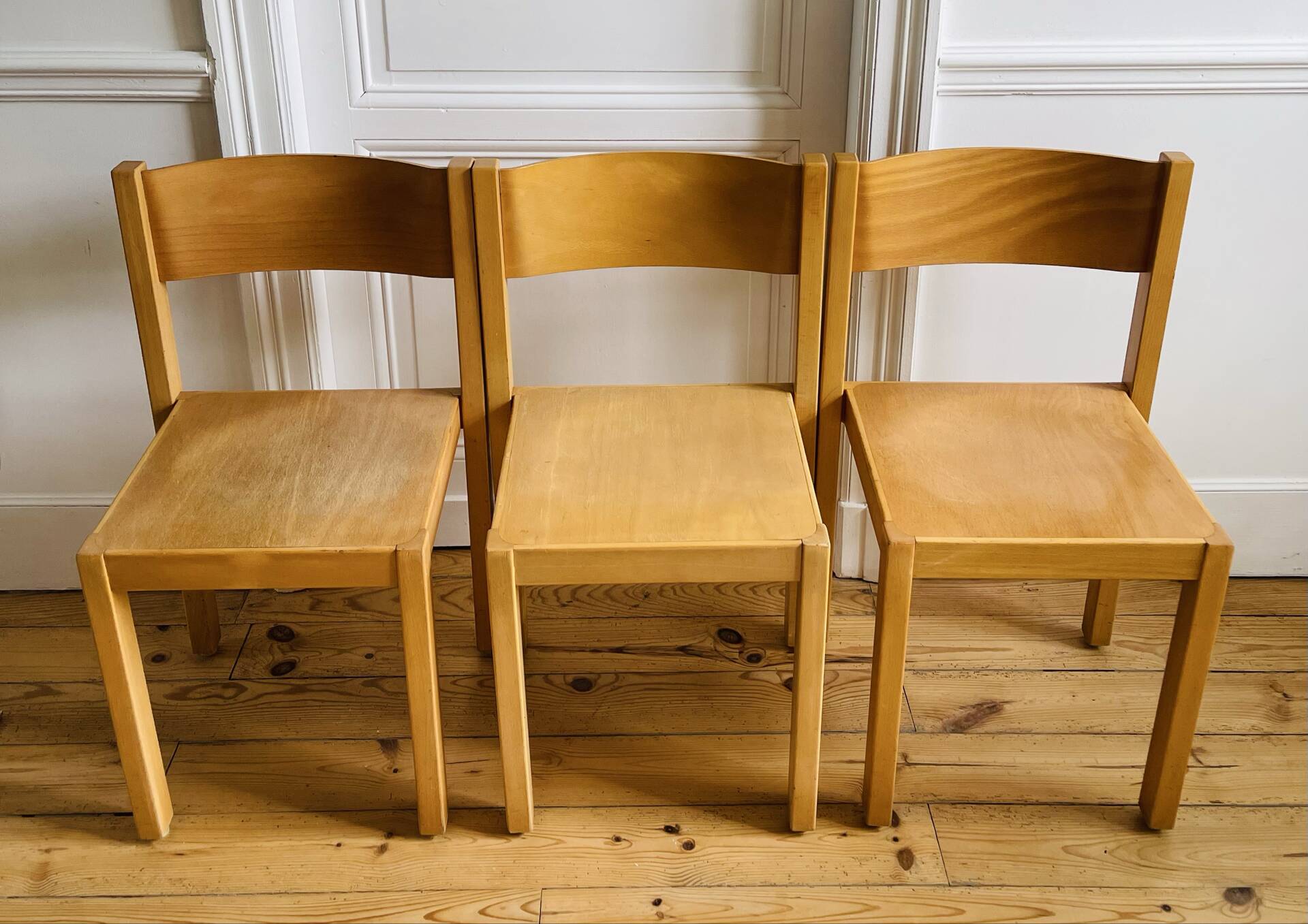 3 chaises scandinaves vintage en hêtre