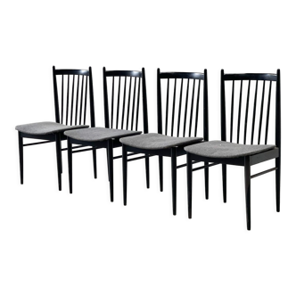 Ensemble de quatre chaises de salle à manger