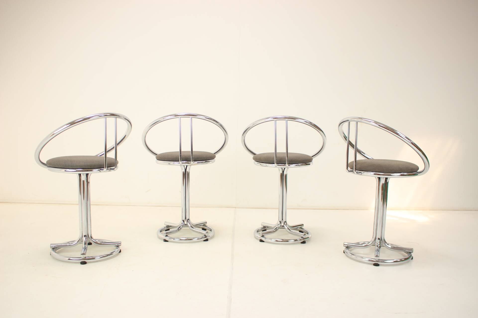 Pair of midcentury bar stools, italy 1970s