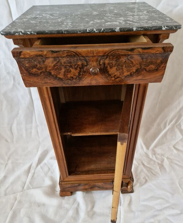 Meuble d’appoint ancien Napoléon III en noyer plaqué marbre noir