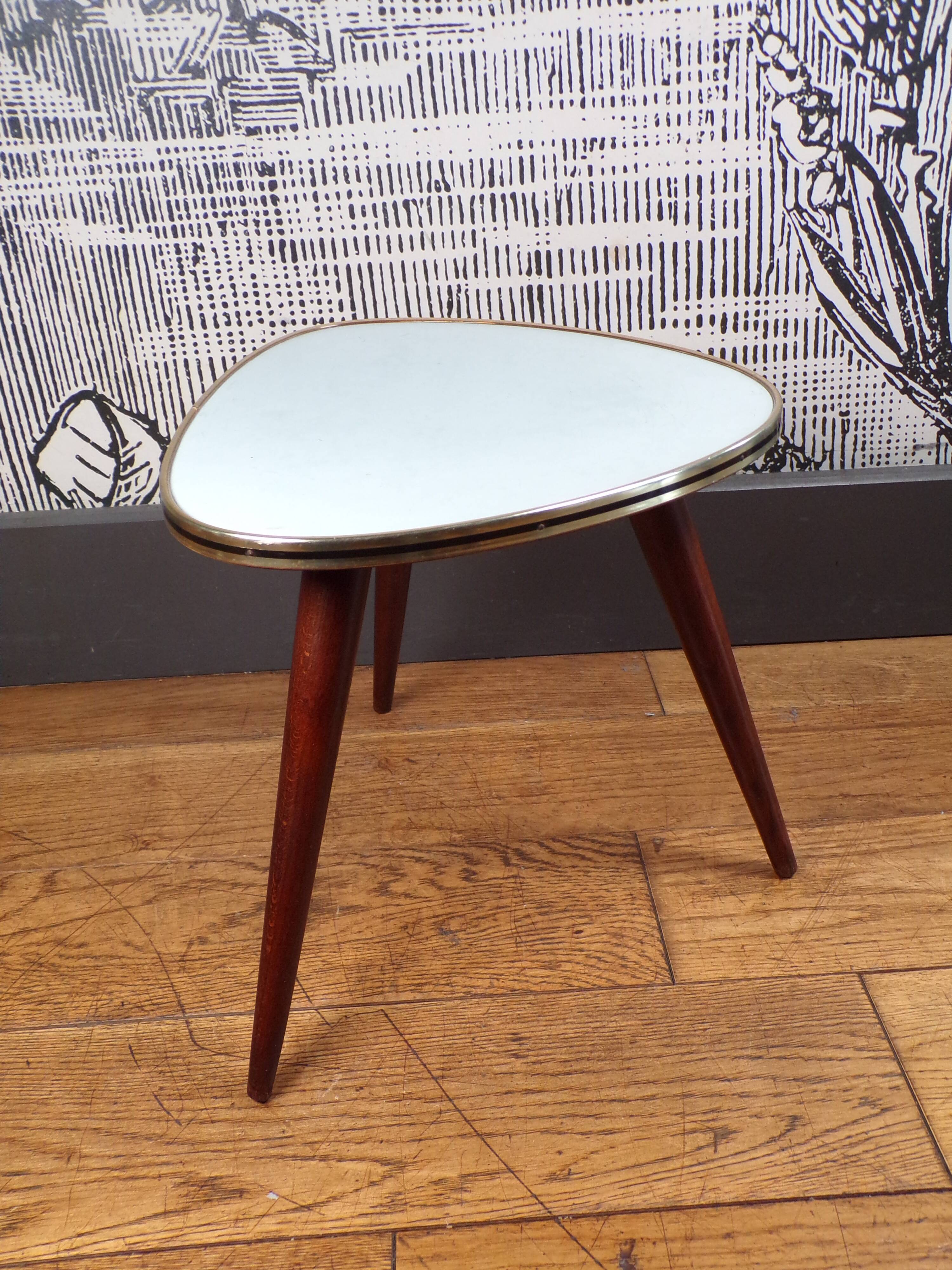 Formica tripod plant holder table