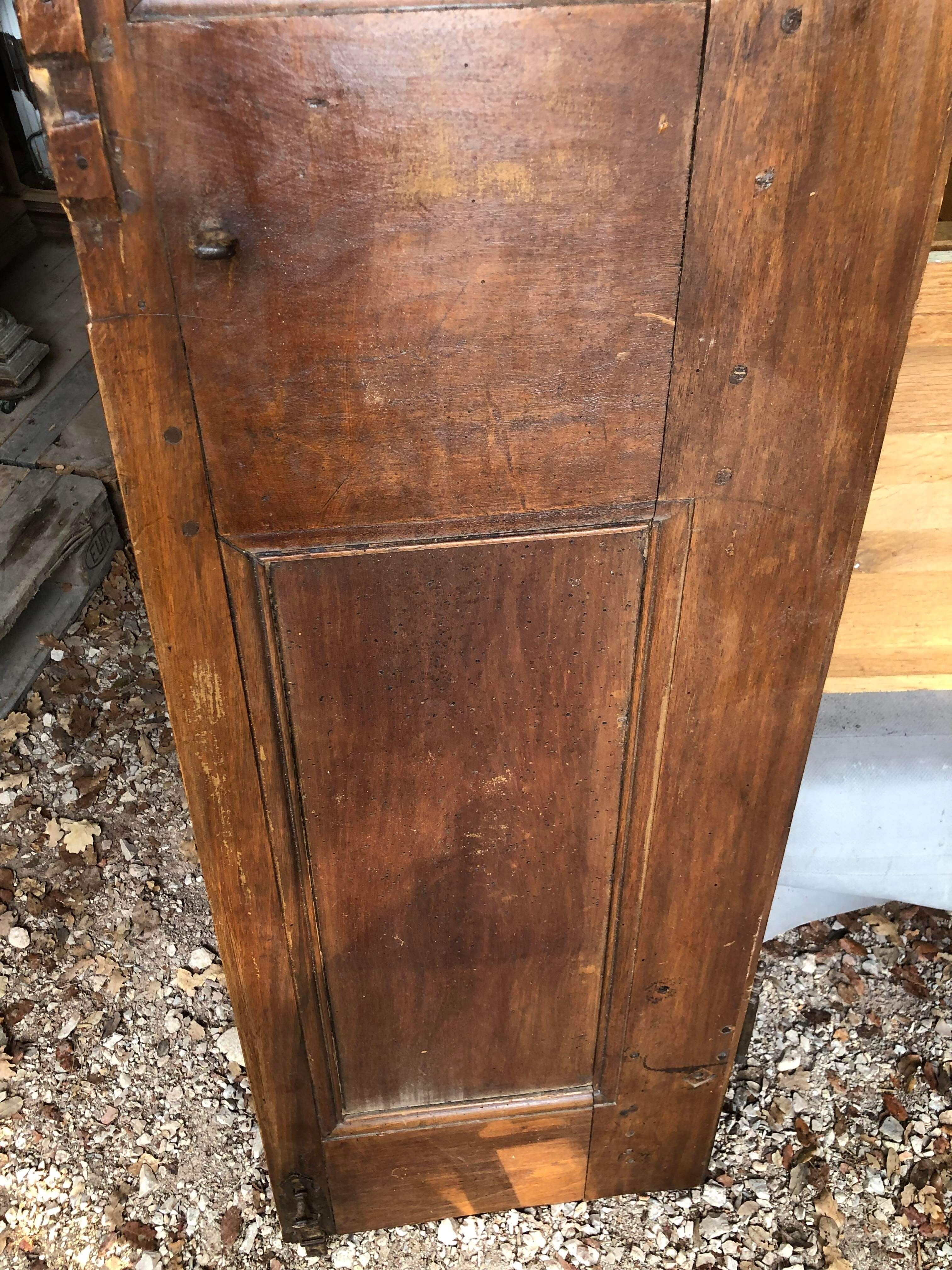 Porte en noyer