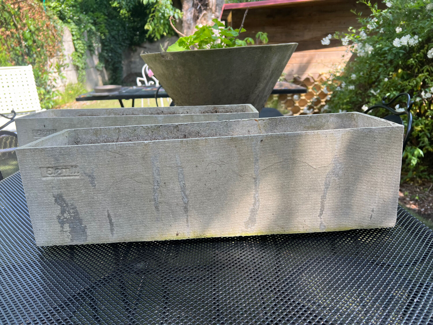 Pair of planters Eternit