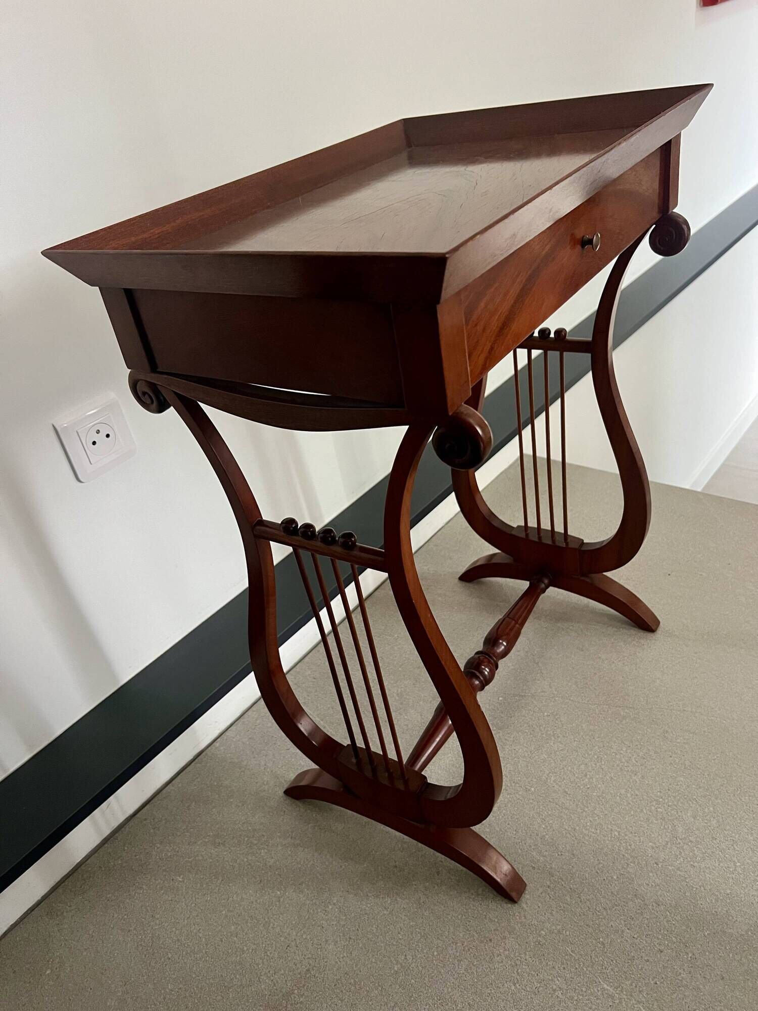 Ancienne Table d'appoint Table de nuit Petit meuble avec tiroir