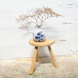 Tripod cowherd stool