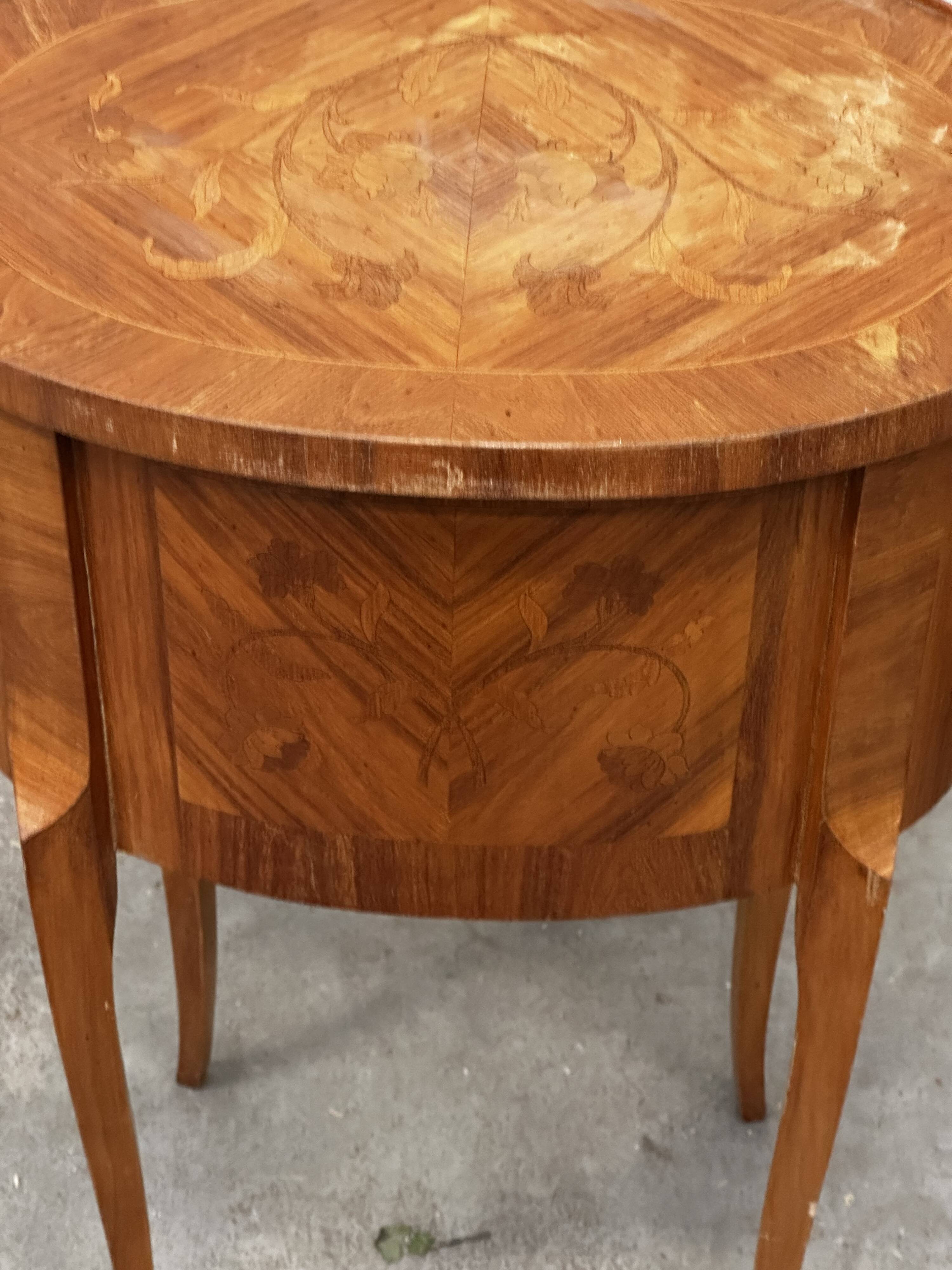 Oval side table in marquetry wood, Louis XVI style - early 20th century