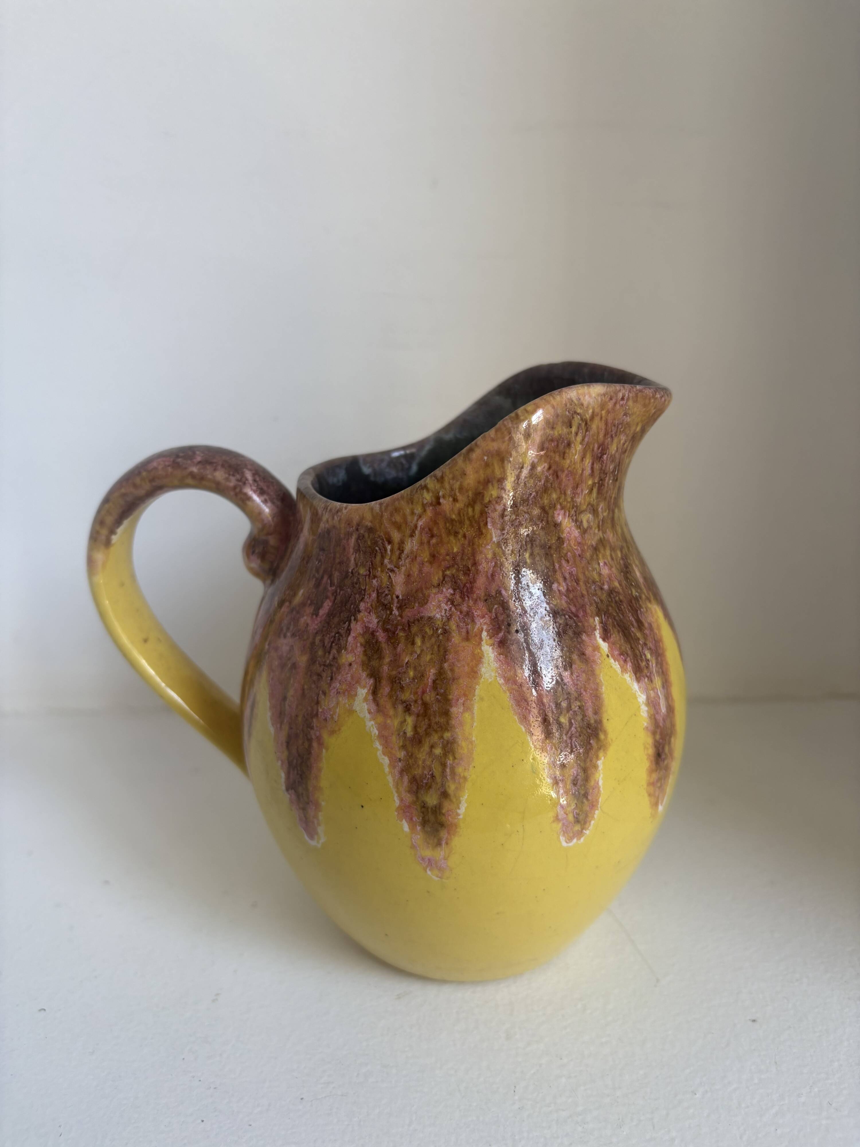 Set of 10 decorative items