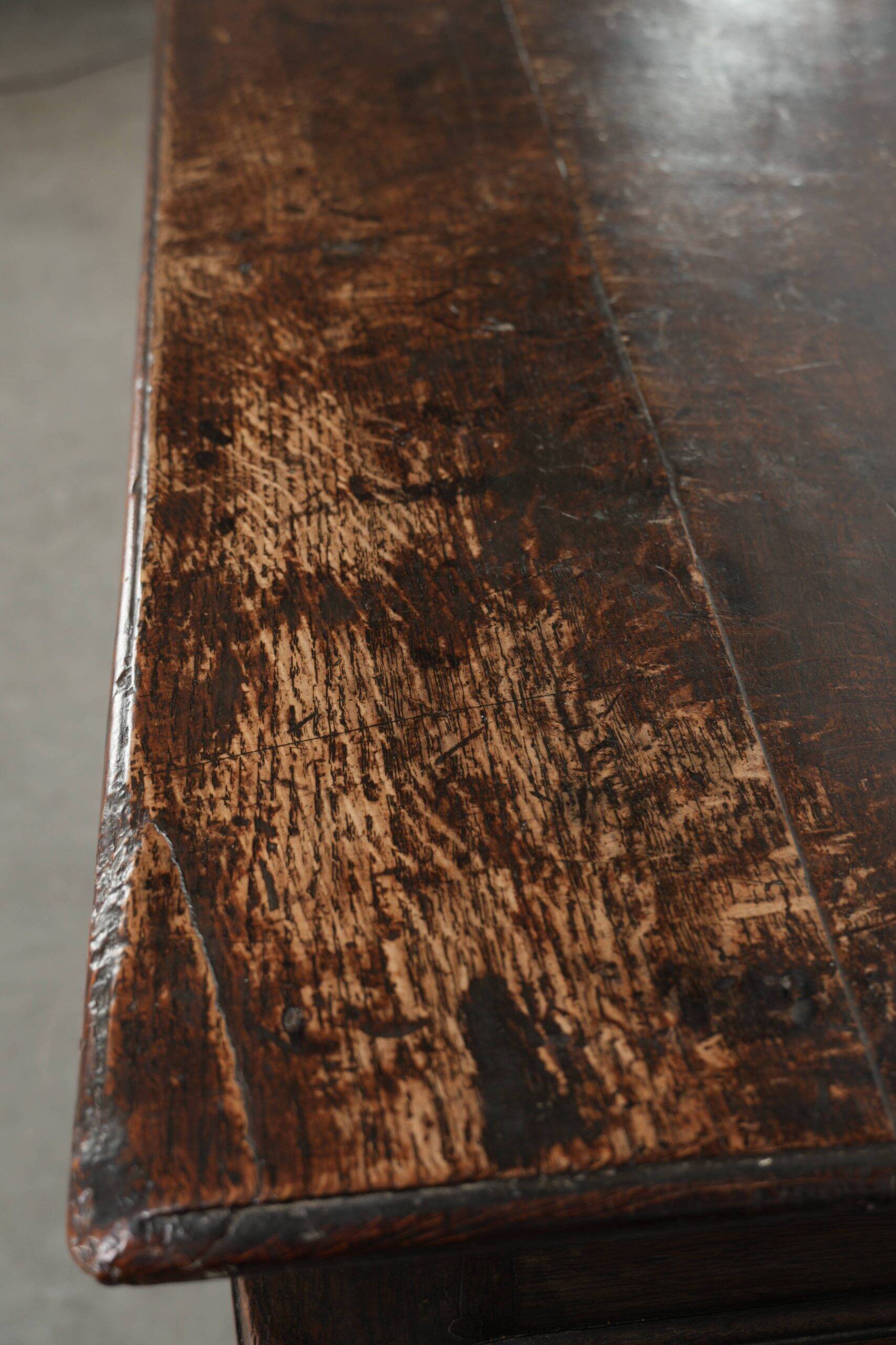 English antique oak sideboard with 3 drawers from the early 18th century