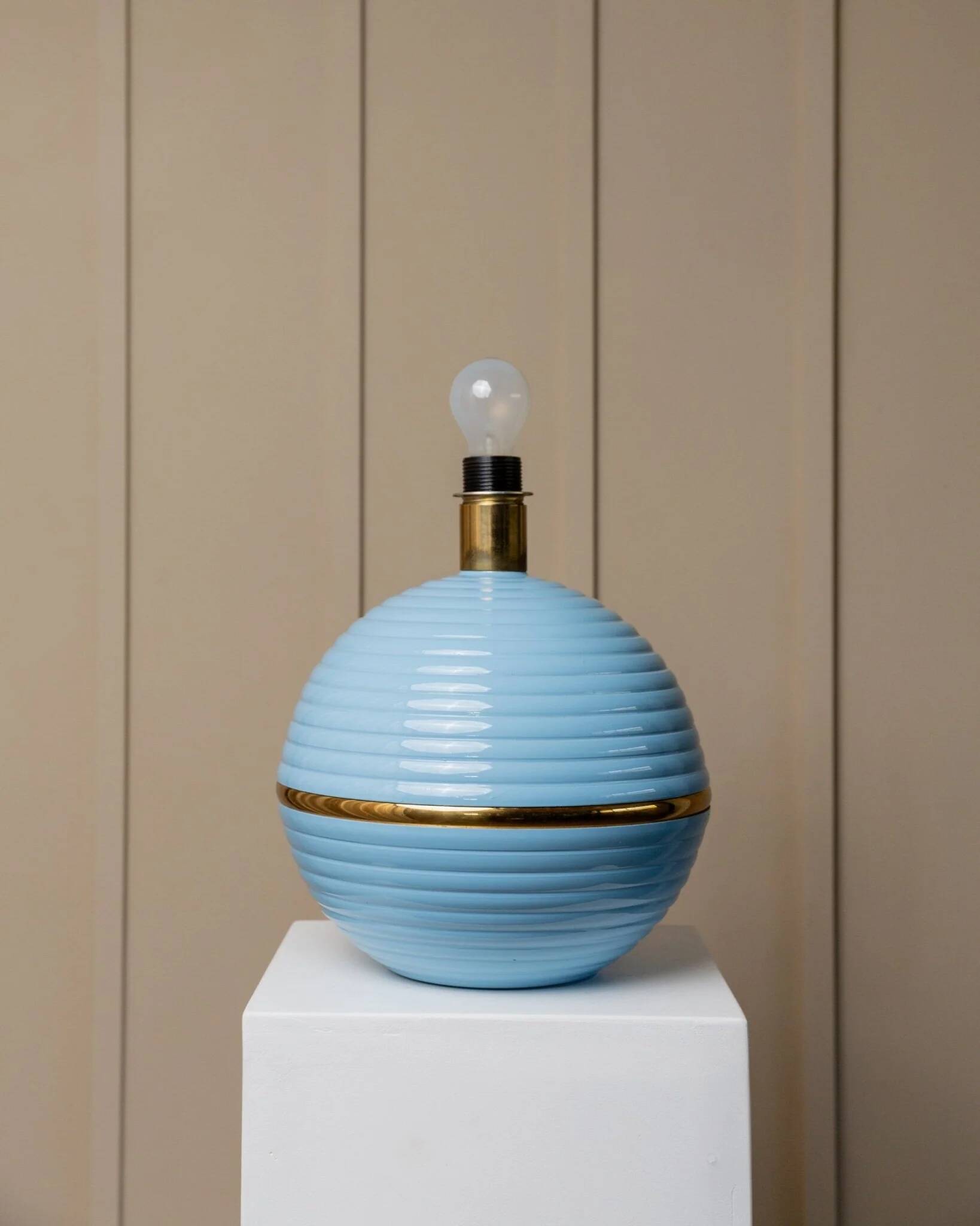 XXL light blue ceramic table lamp with gold band, Italy 1980s, Hollywood Regency
