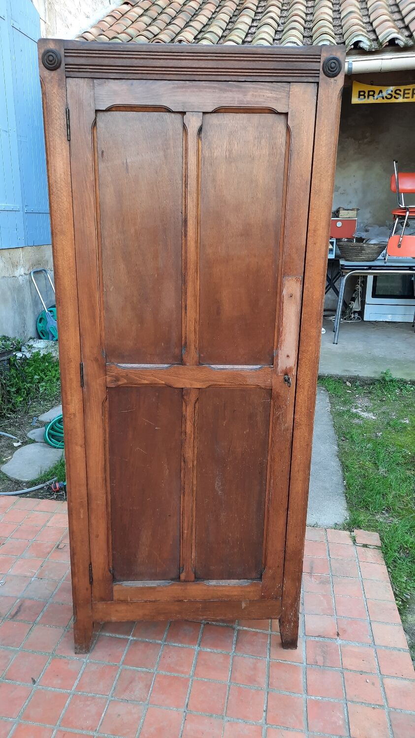 Armoire parisienne