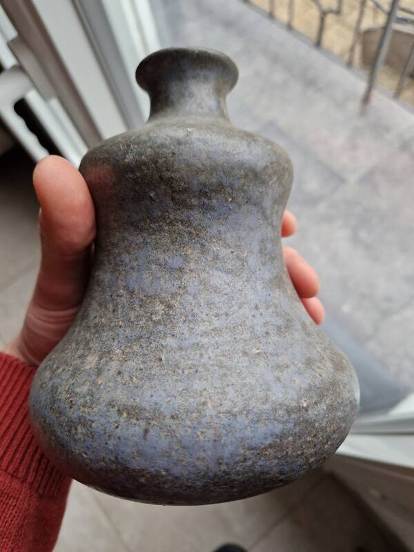 Claire Debril (1927-2021) - Ceramic vase built using the coiling technique.