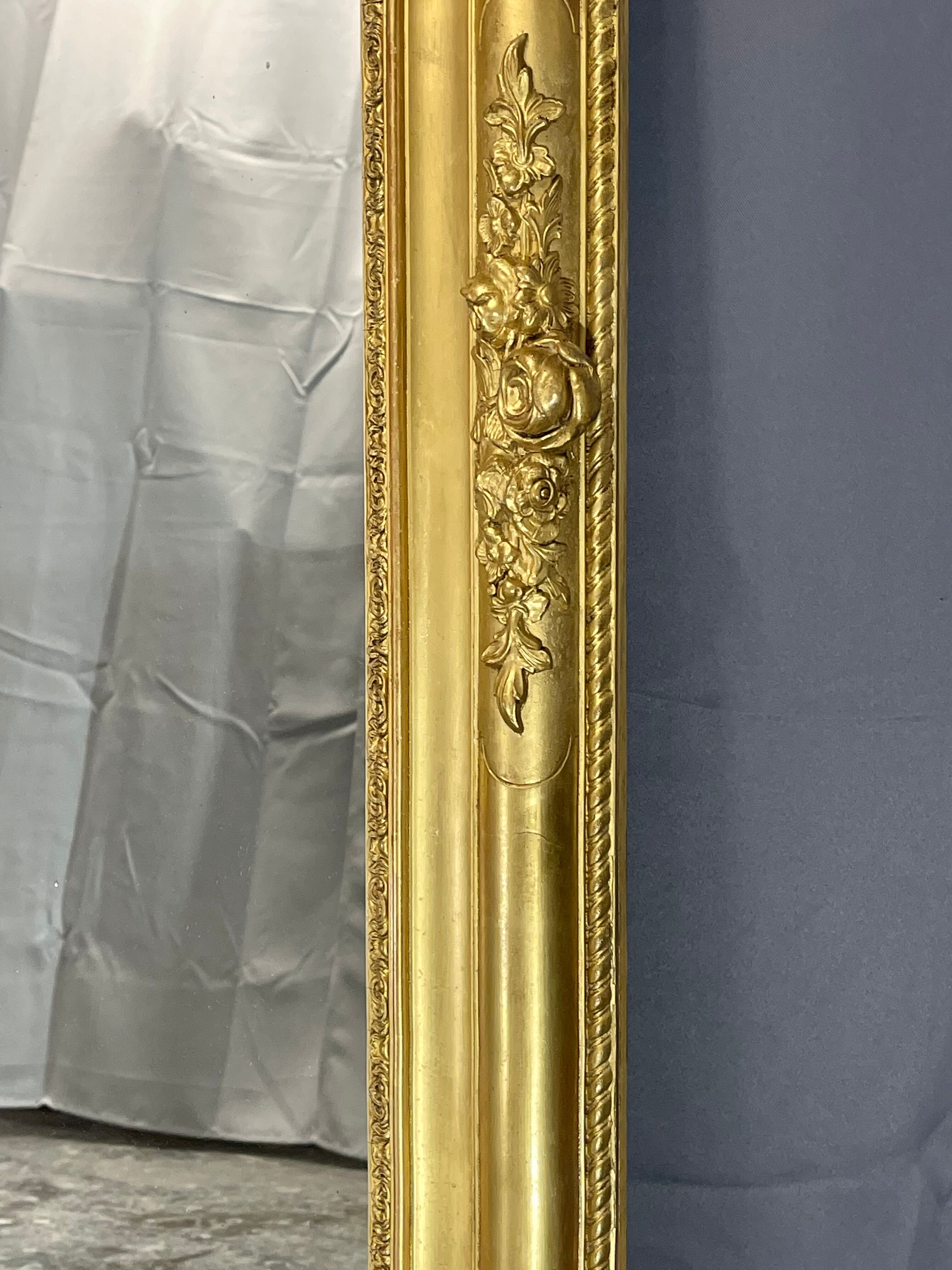 Mirror 122x96 old early nineteenth very good condition, gilding with gold leaf