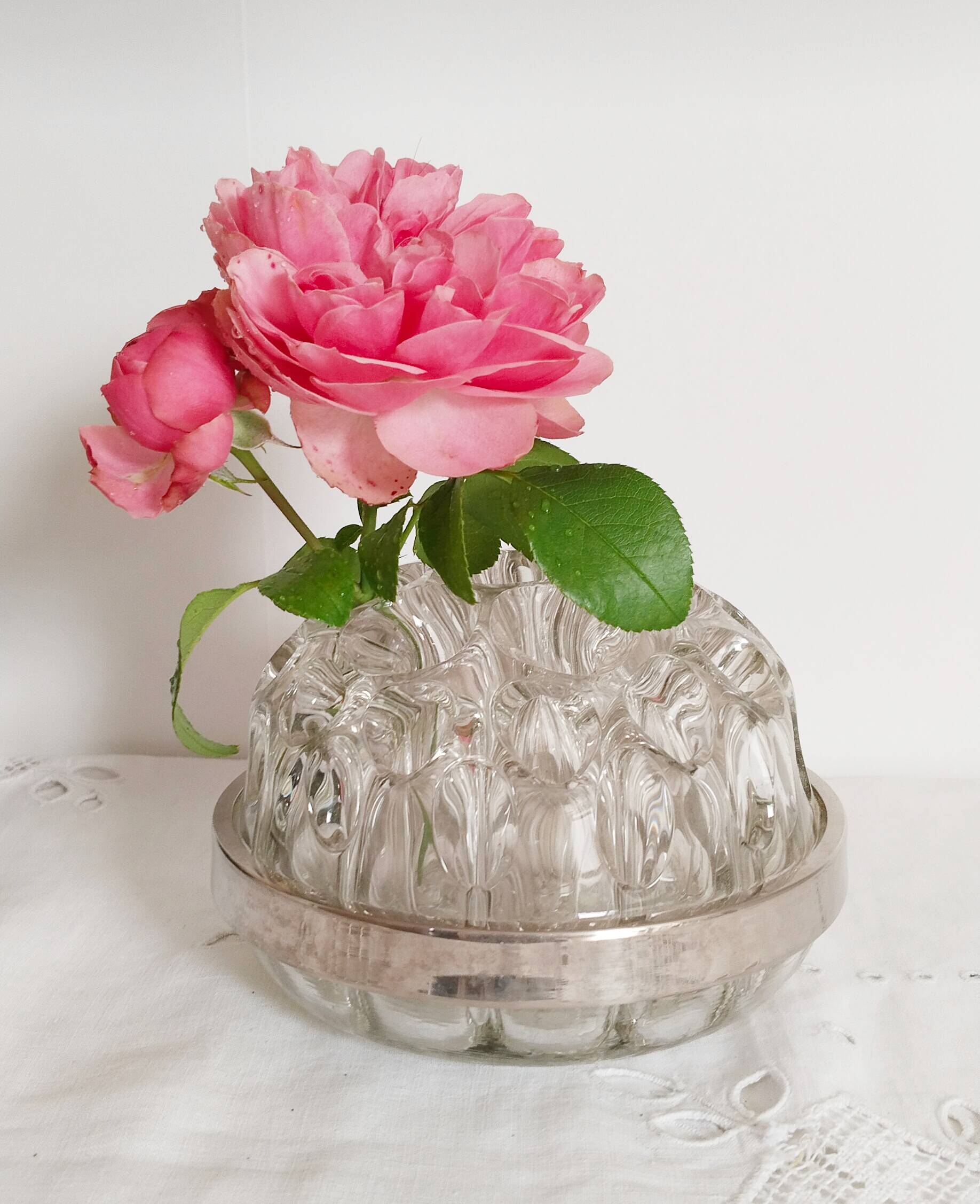Pique fleurs en verre XXL , vase, centre de table  , cerclage argent
