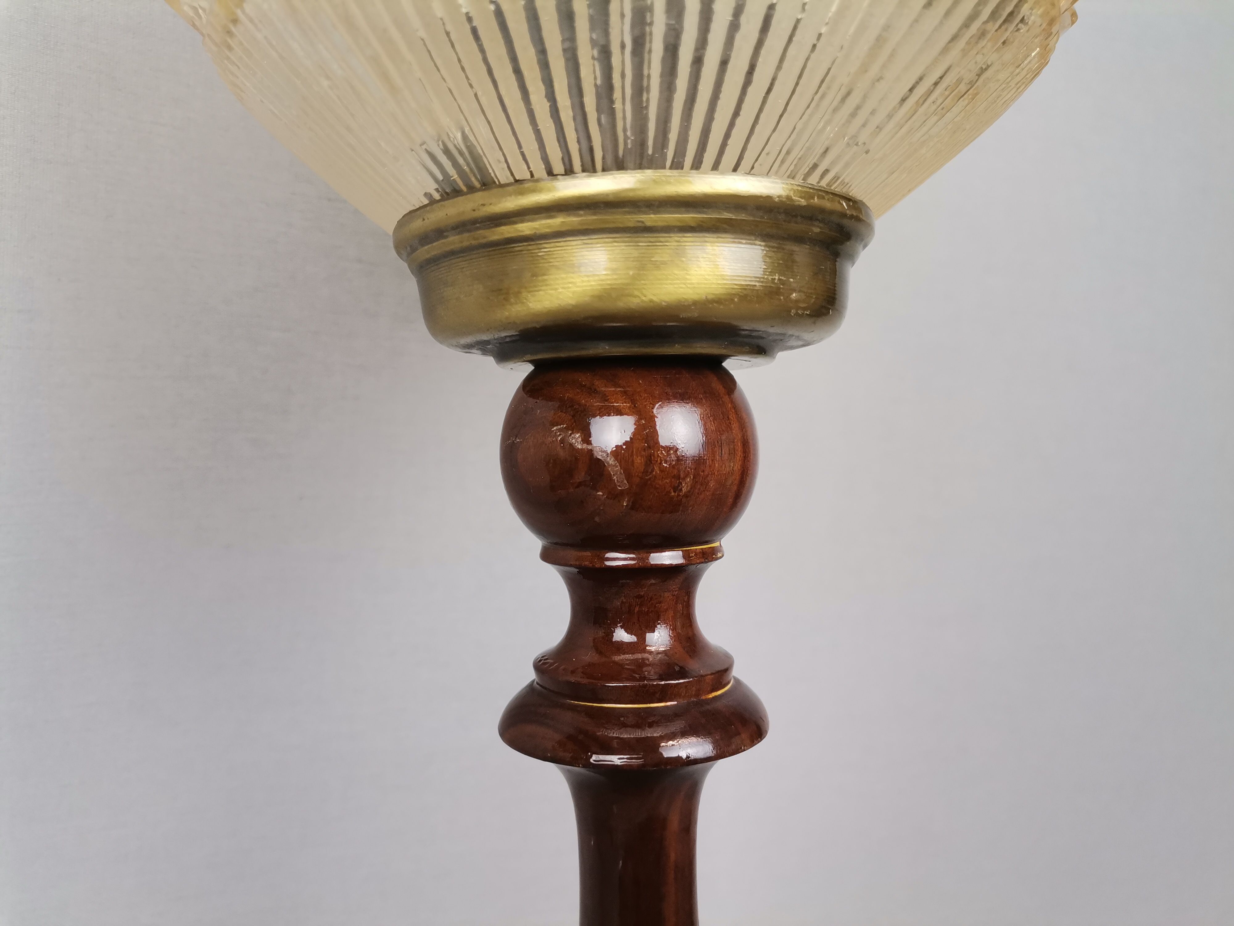 Table lamp