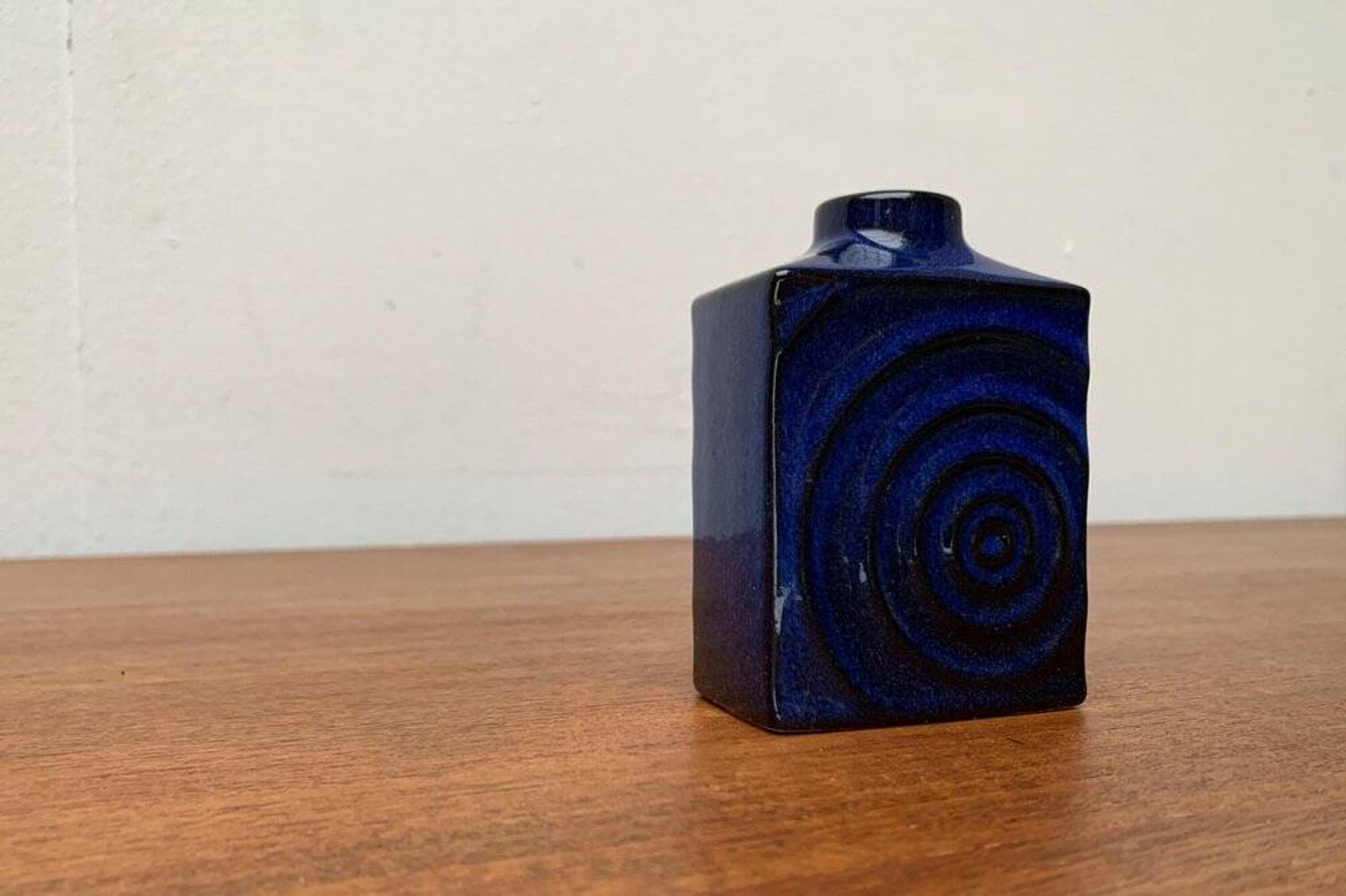 Vase from the Zyklon series in WGP pottery, West German, mid-century by Cari Zalloni for Steuler, 1960s.