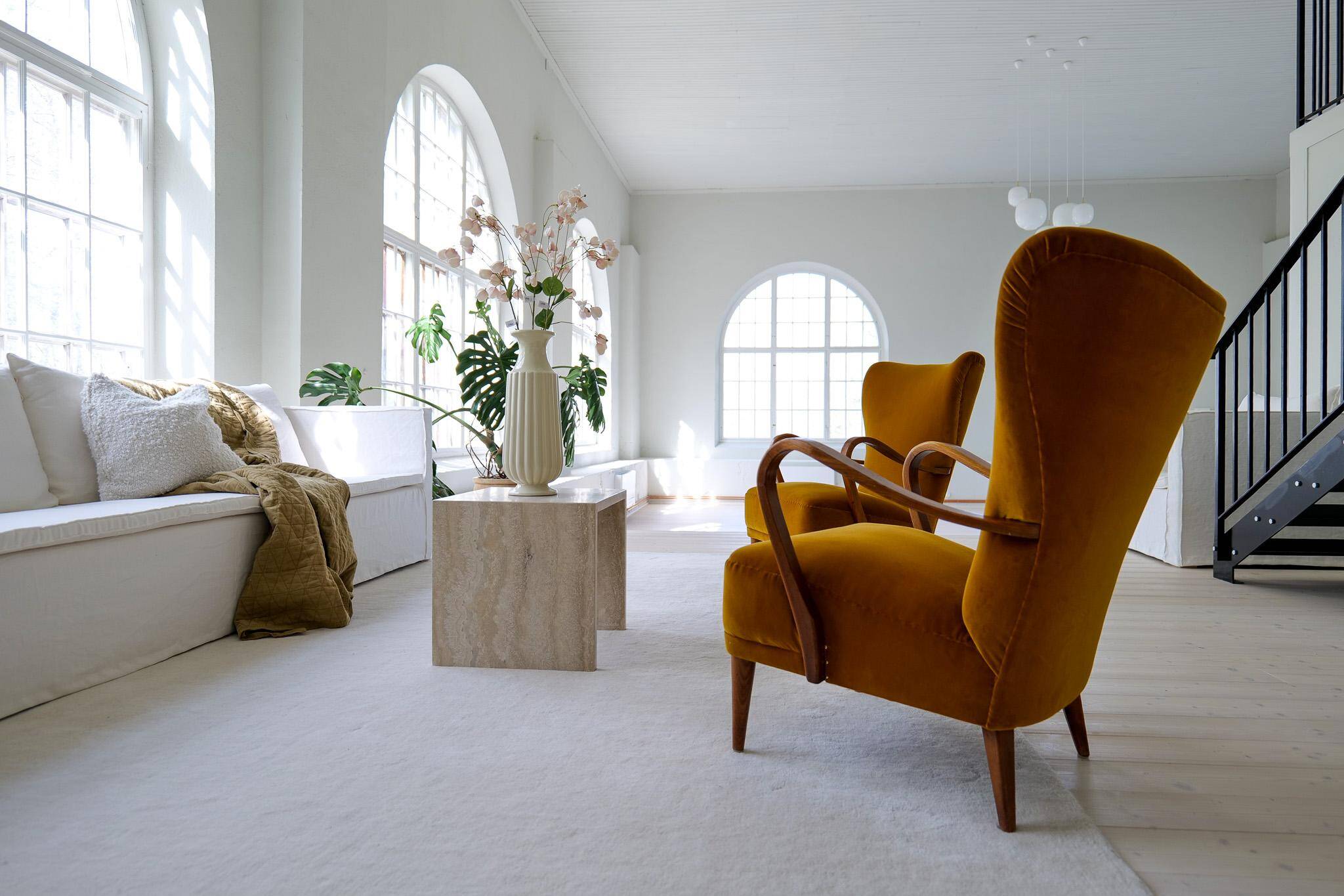 Modern Scandinavian Art Deco lounge chairs in velvet from the 1940s.
