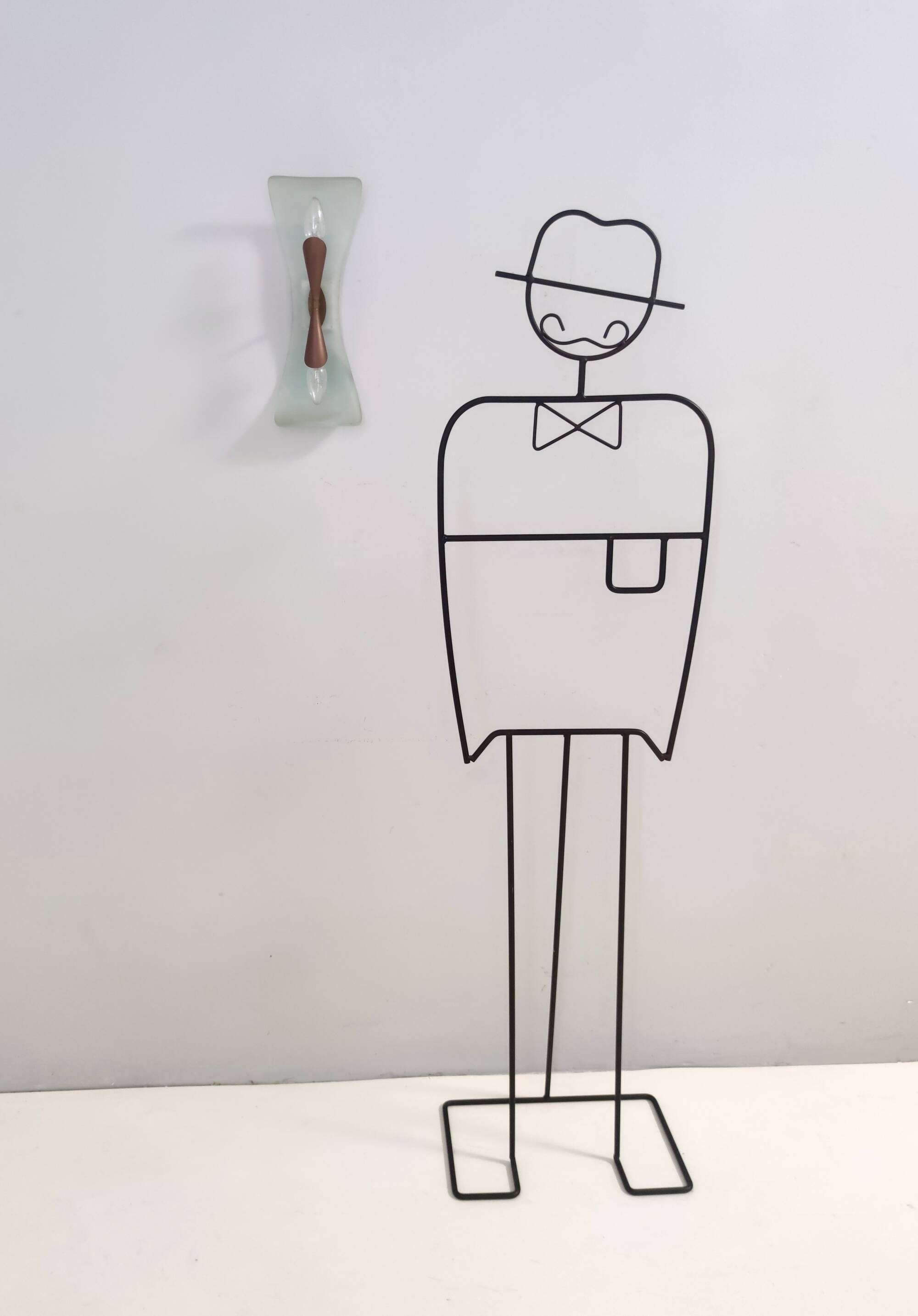 Vintage Brass and Etched and Curved Glass Wall Light ascribable to Fontana Arte