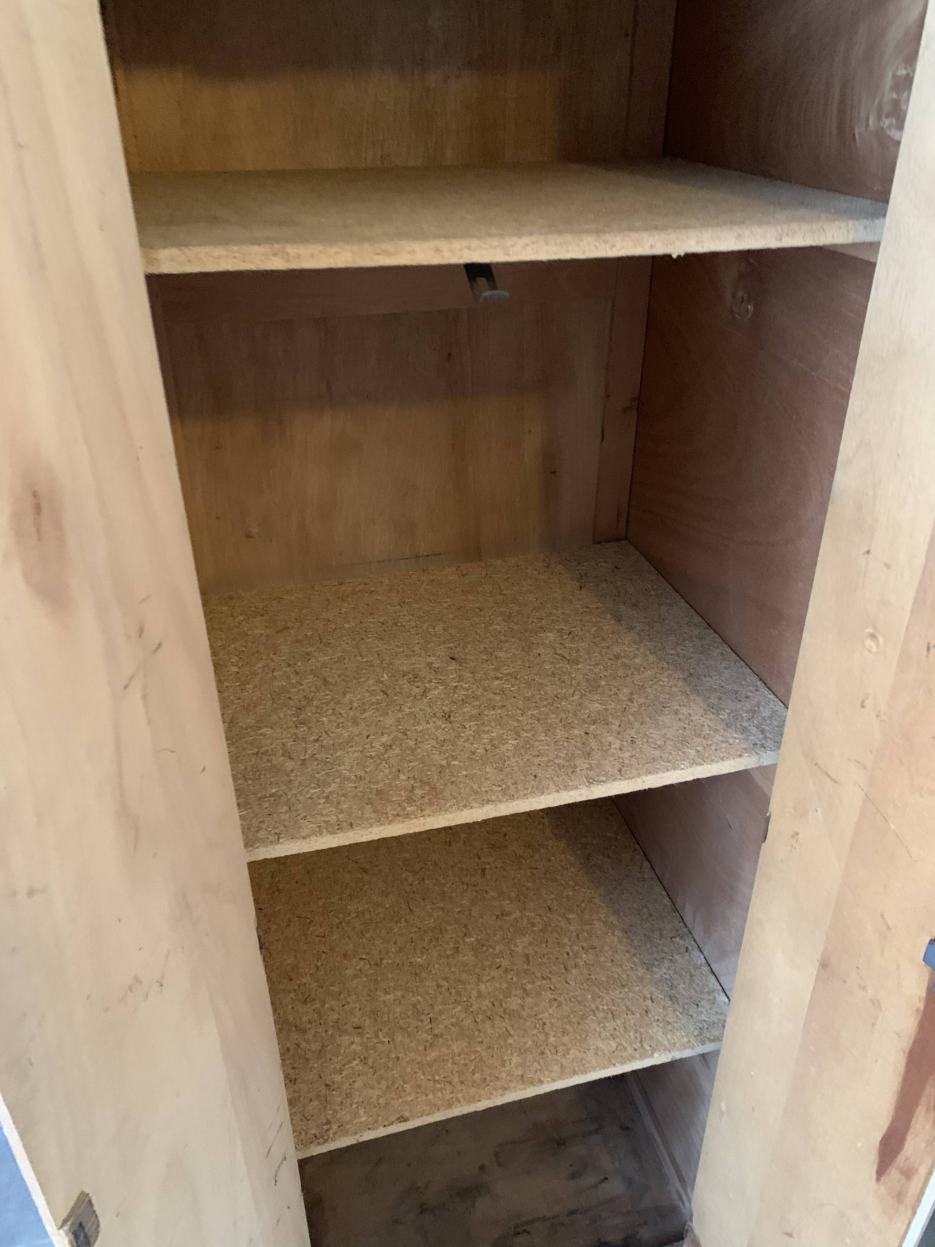Bonnetière / armoire parisienne des années 50