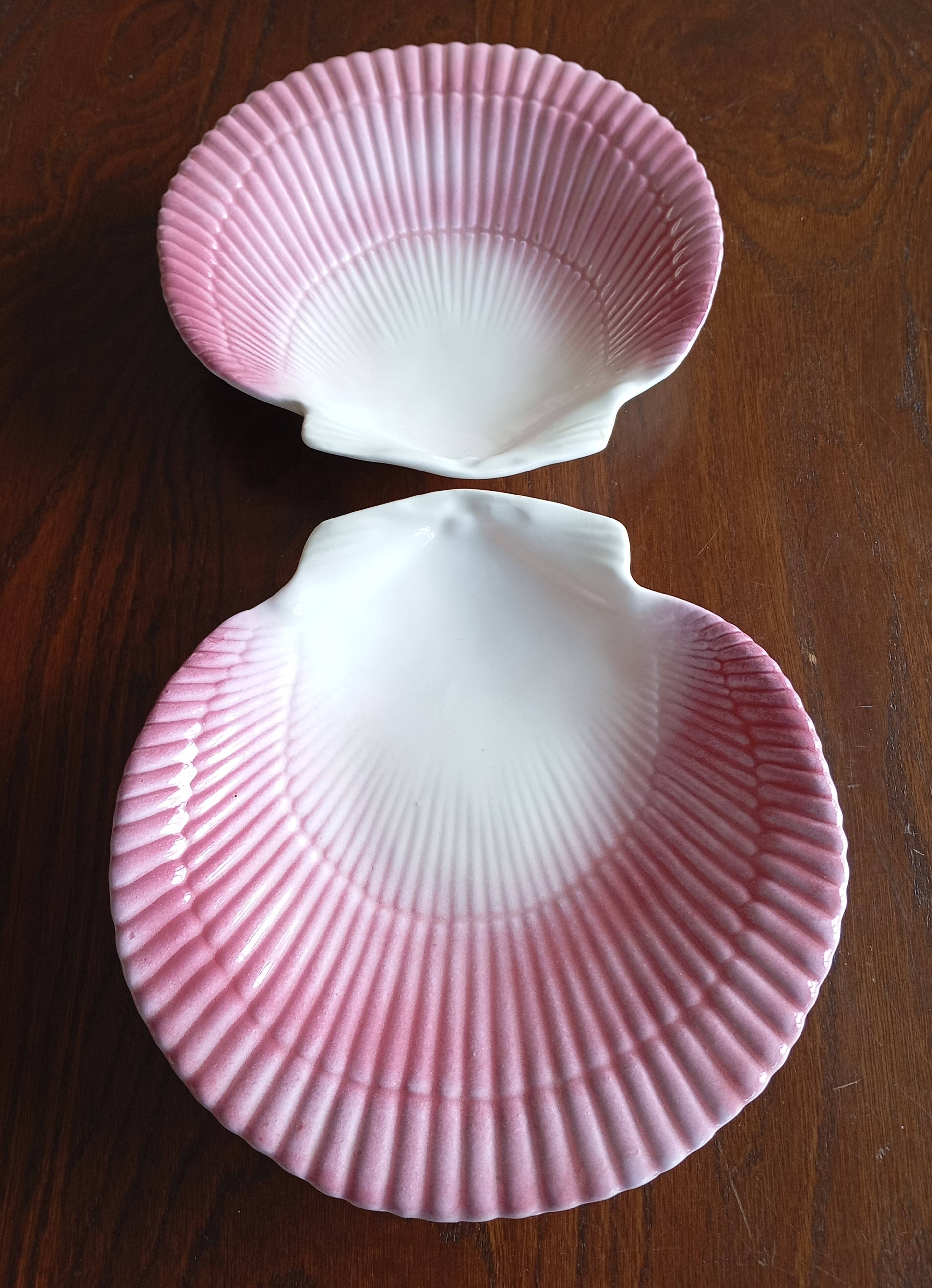 Shells for emptying pockets