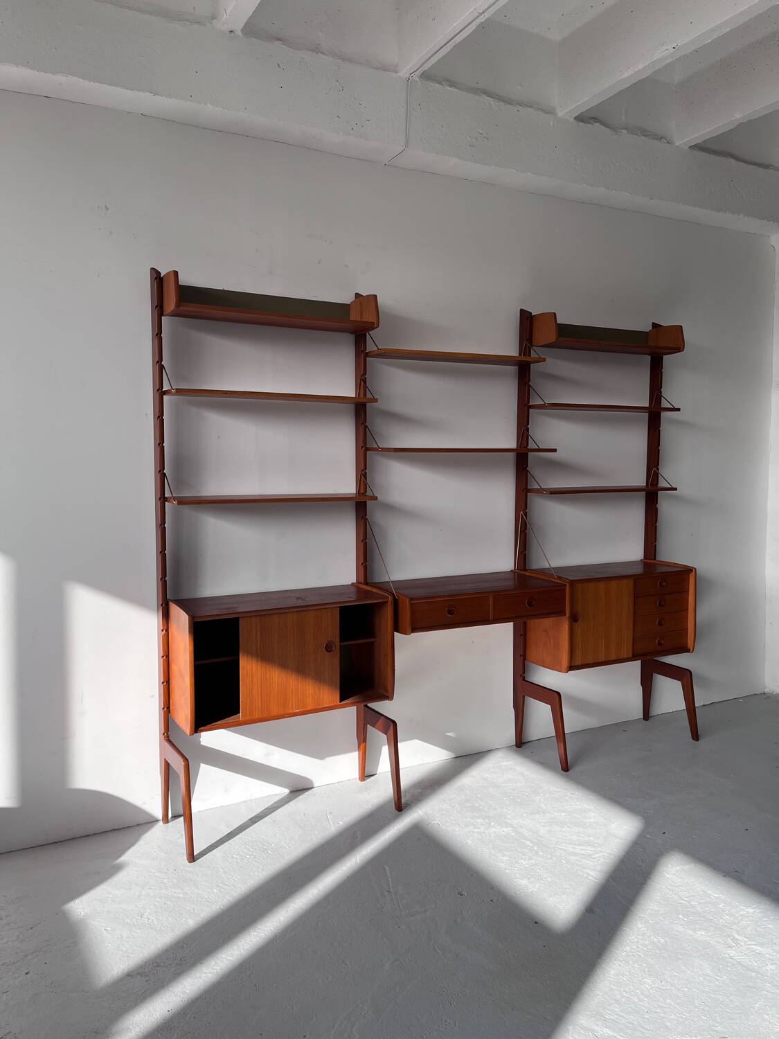 Bibliothèque norvégienne en teck, années 1960