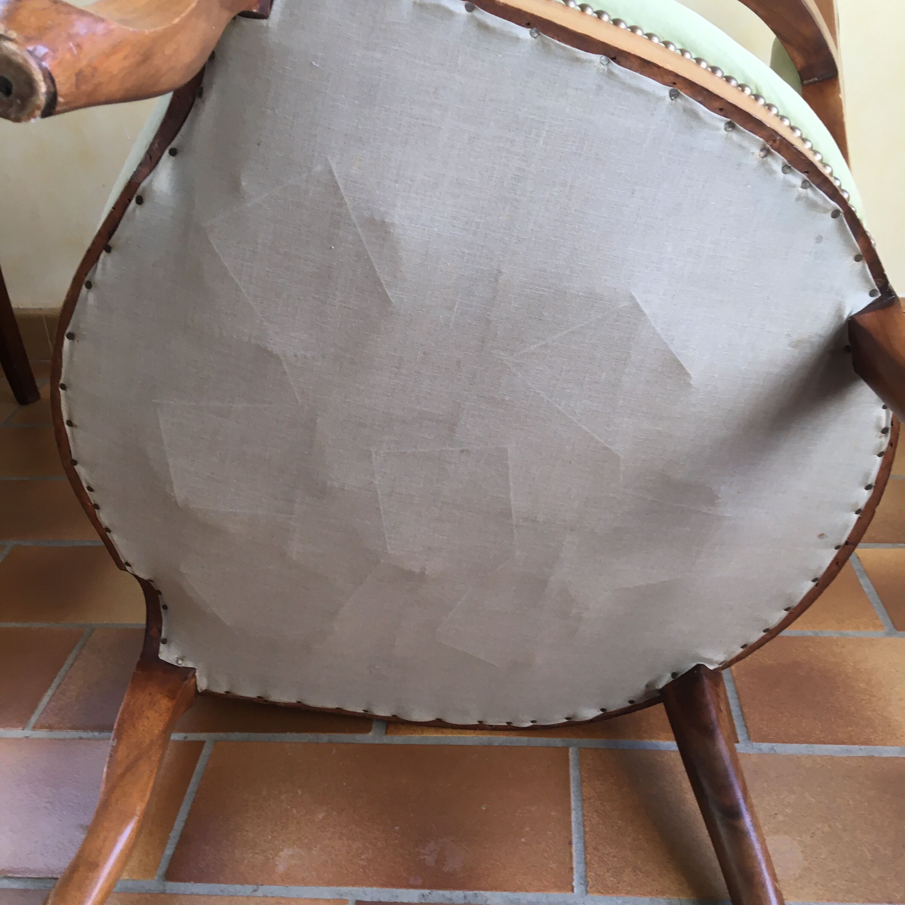 Fauteuil Voltaire velours vert amande Louis Philippe
