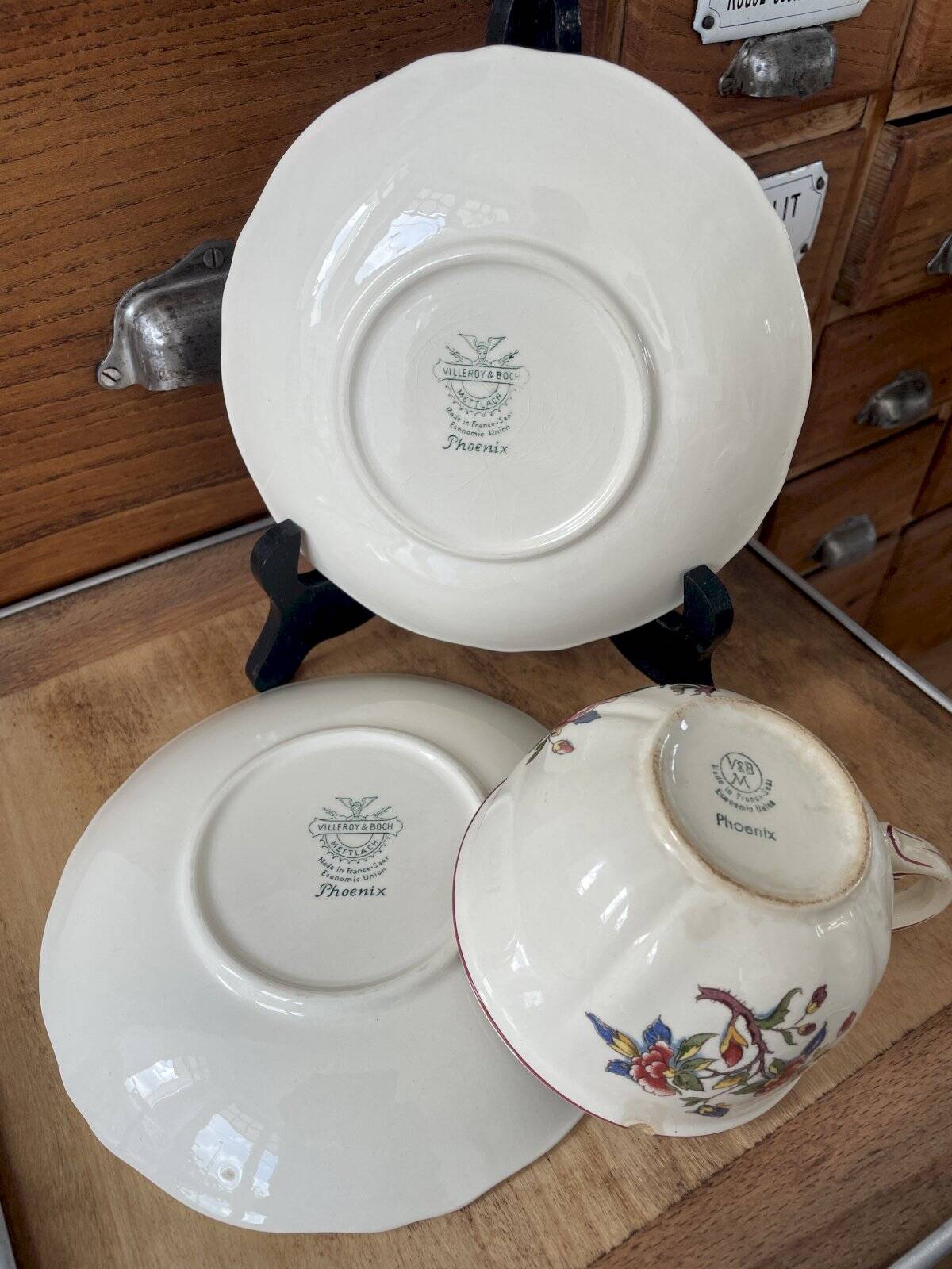 Large cup and 2 saucers V&B model Phoenix