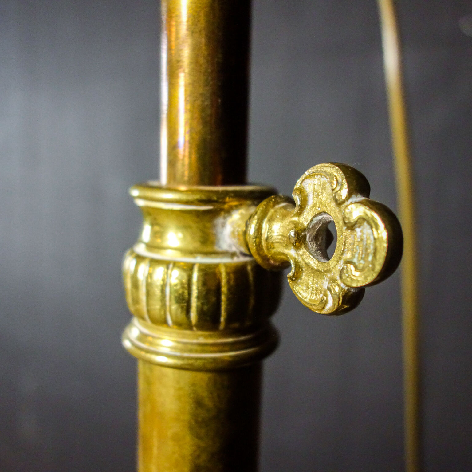 Art nouveau floor lamp with alabaster top - gold