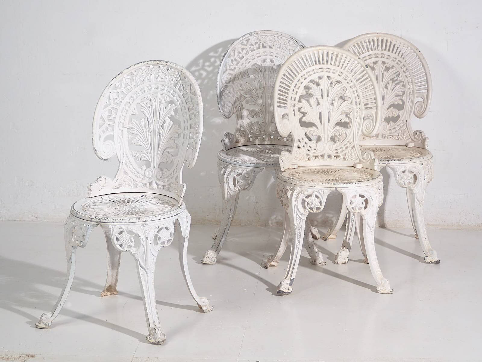 Art Nouveau garden table and chairs set (circa 1950). 5-piece set