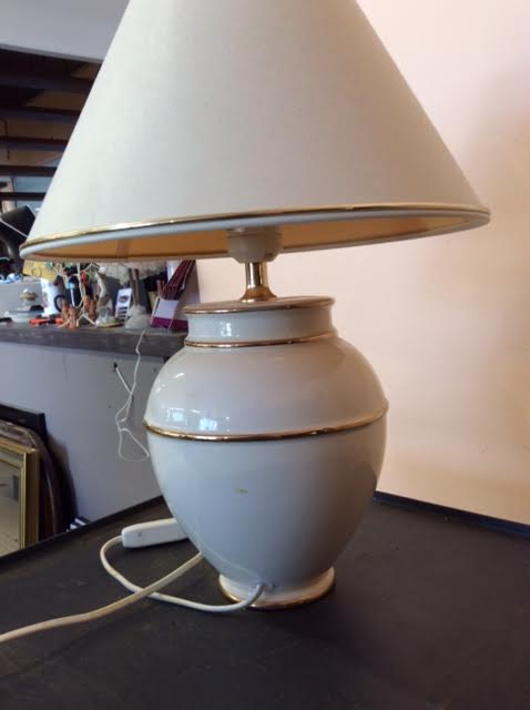 Ceramic table lamp