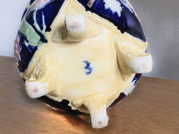 Ancien cache pot en faïence barbotine décor oiseaux - vers 1900