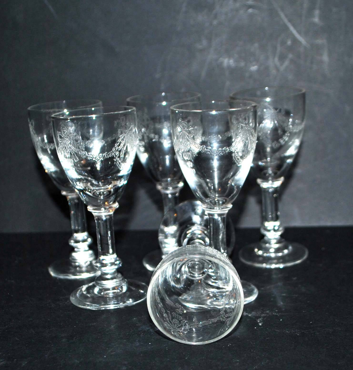 Set of 6 old acid-etched liqueur glasses - decoration of knots and garlands of flowers 1900