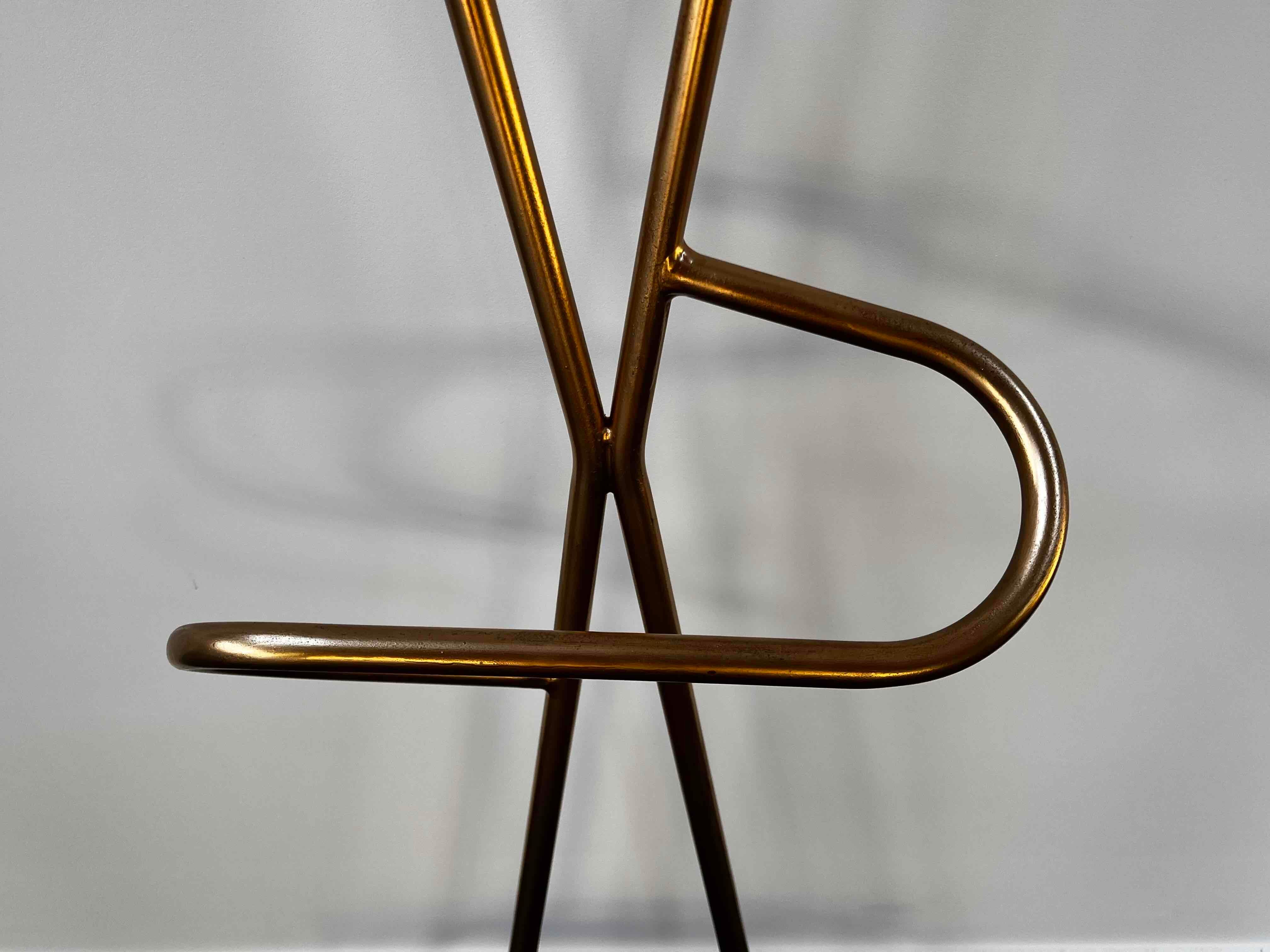 Porte manteau sur pied doré