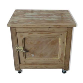 Skated pantry