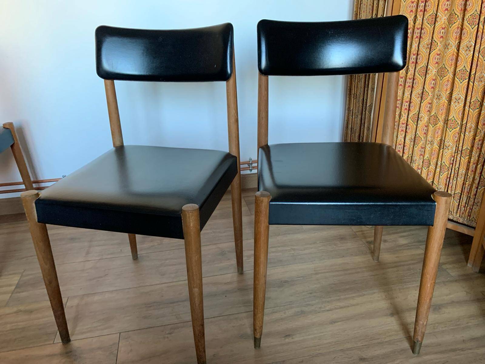 Set of 4 Scandinavian chairs