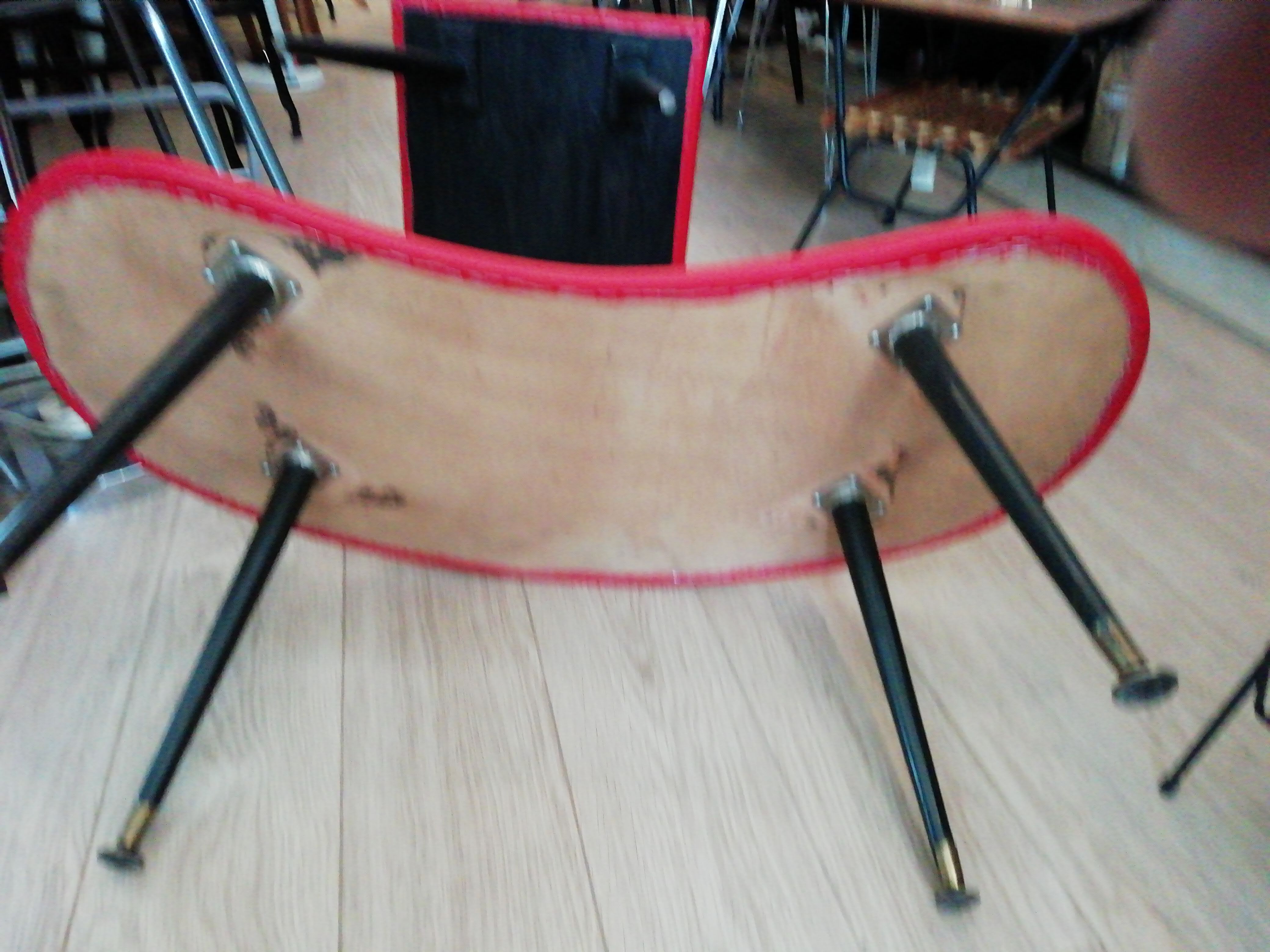 Paire de petites tables basses gigognes